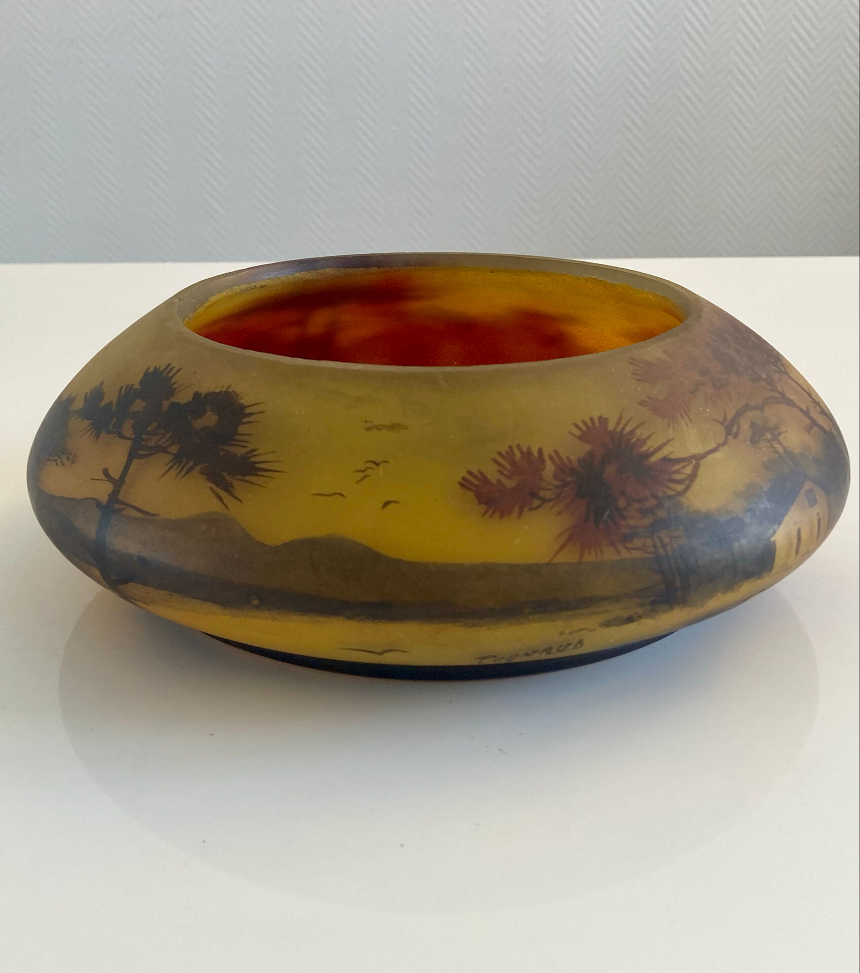 Circular glass bowl - hand-painted by Jean Simon Peynaud