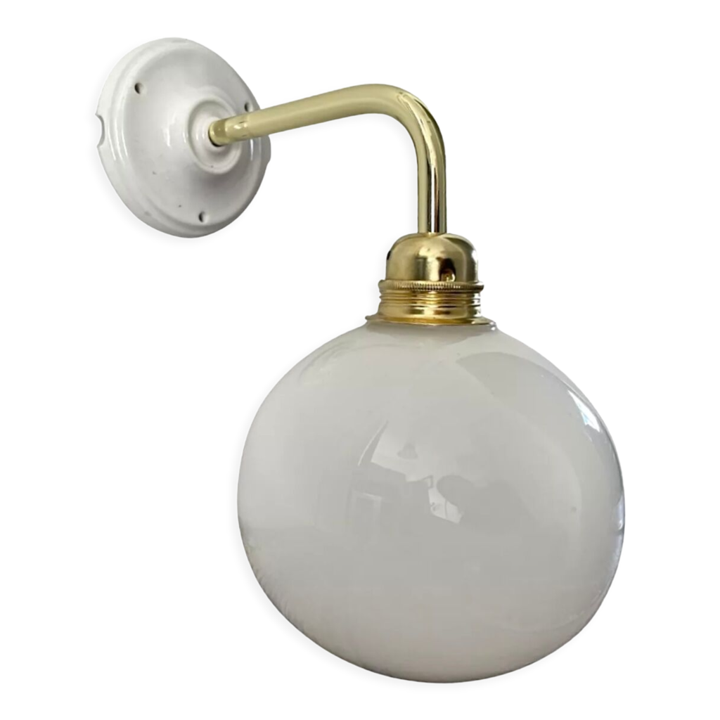 Applique globe en opaline blanche Selency