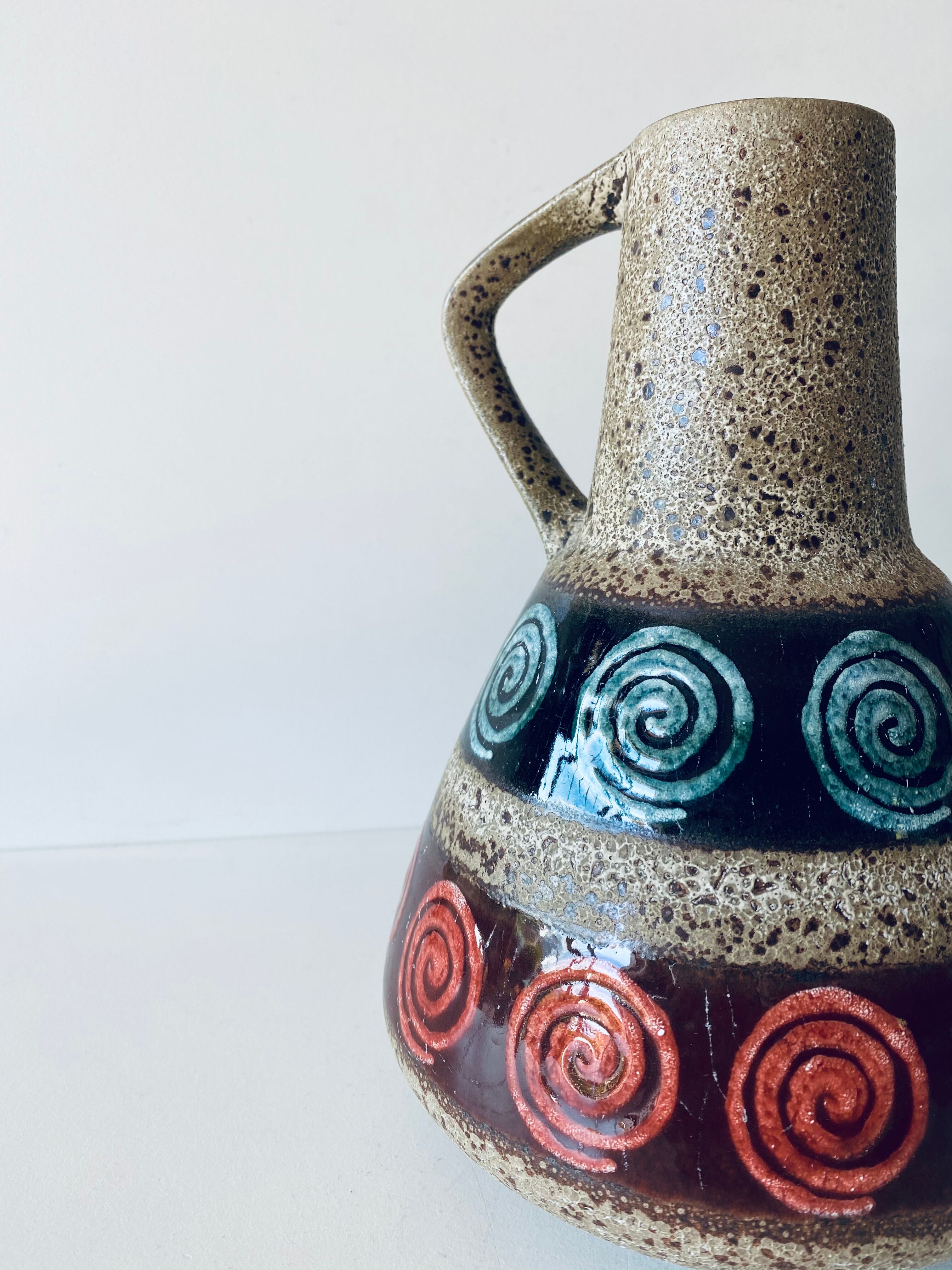 50s spiral decoration pitcher