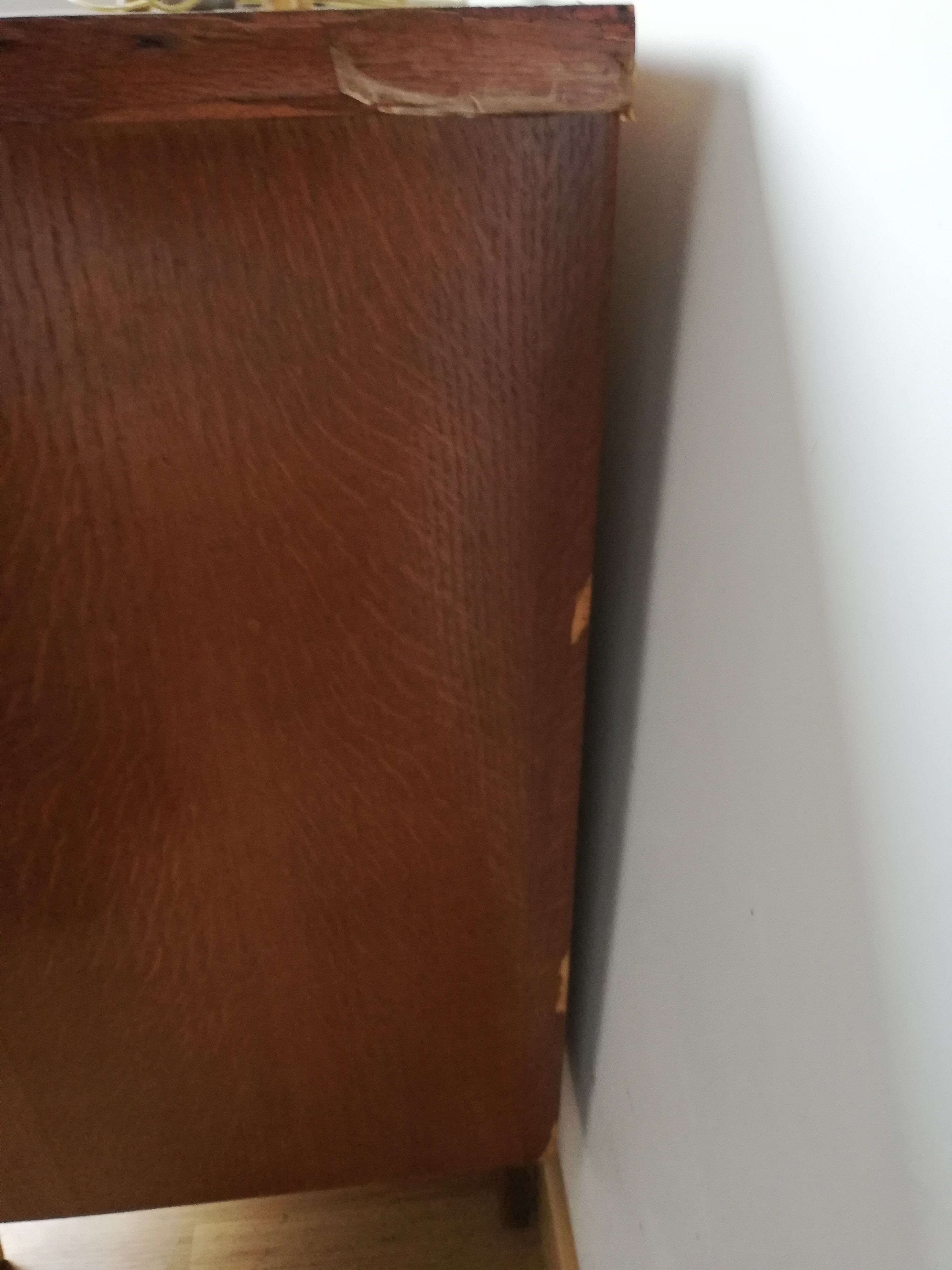 Convenient wood and rattan compass feet