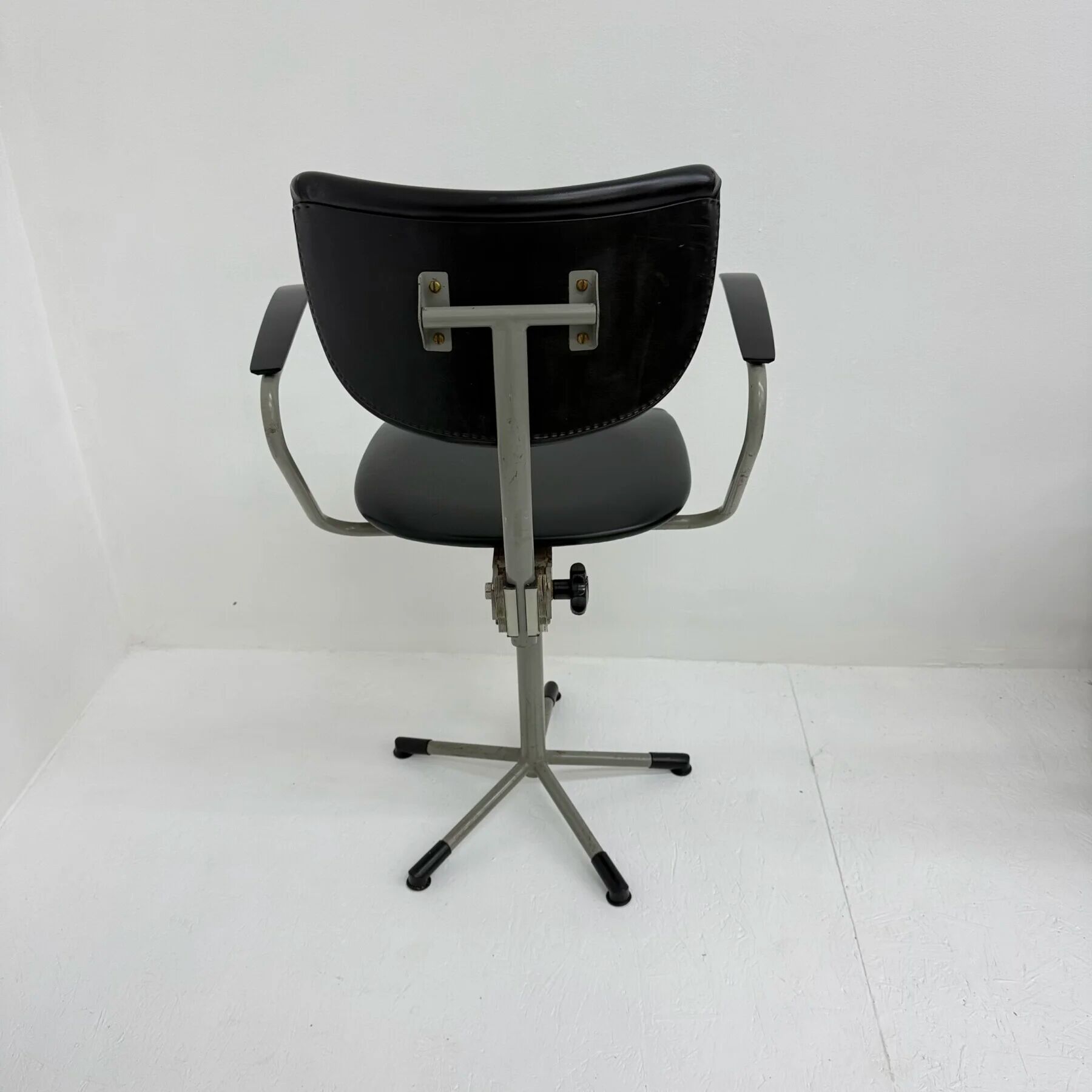 Chaise de bureau mid-century 3311 par Toon de Wit pour Gebroeders de Wit, années 1960.