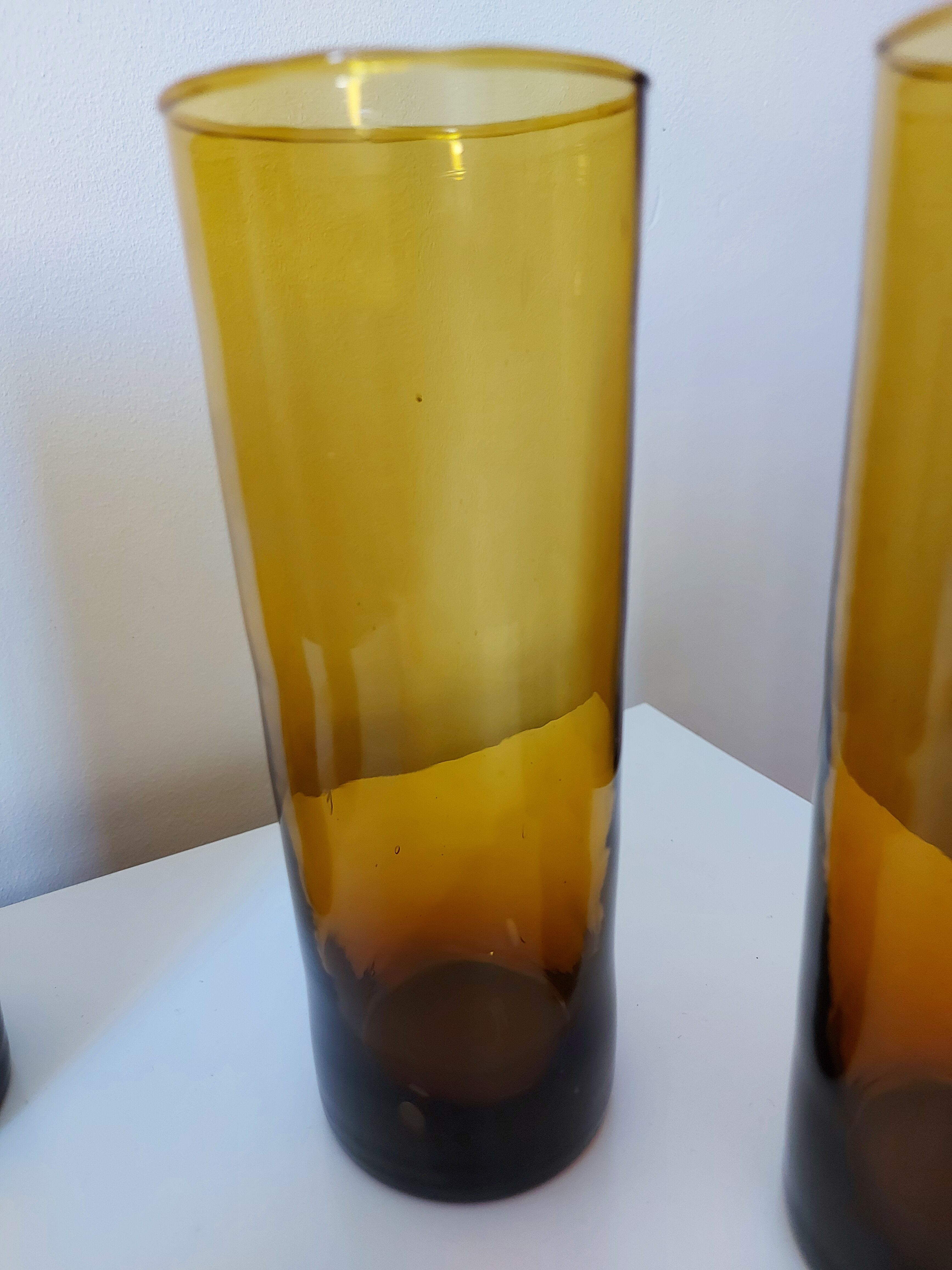 Set carafe and 5 amber glasses