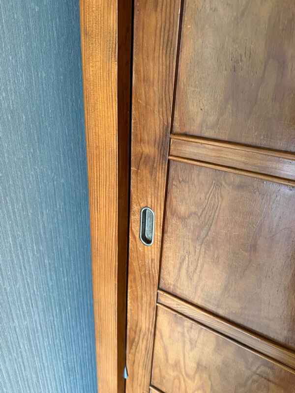 Armoire, penderie en bois massif par René Gabriel, vers 1945