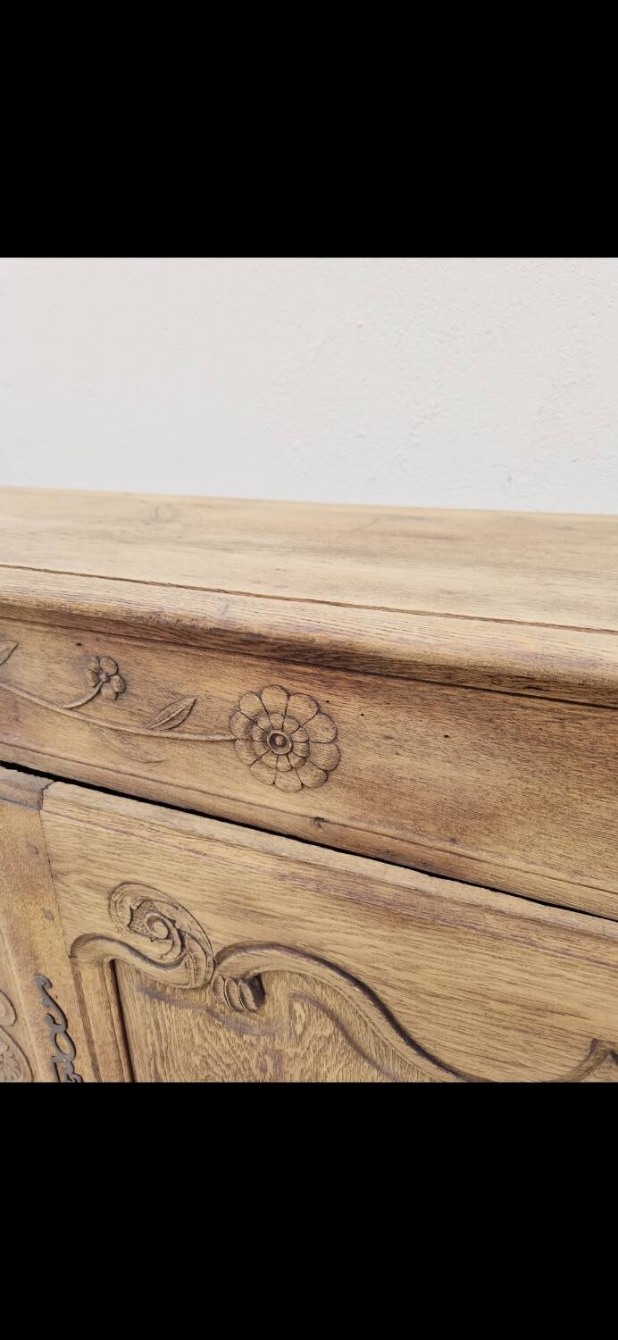 Louis XV period sideboard in solid oak Aerogommer