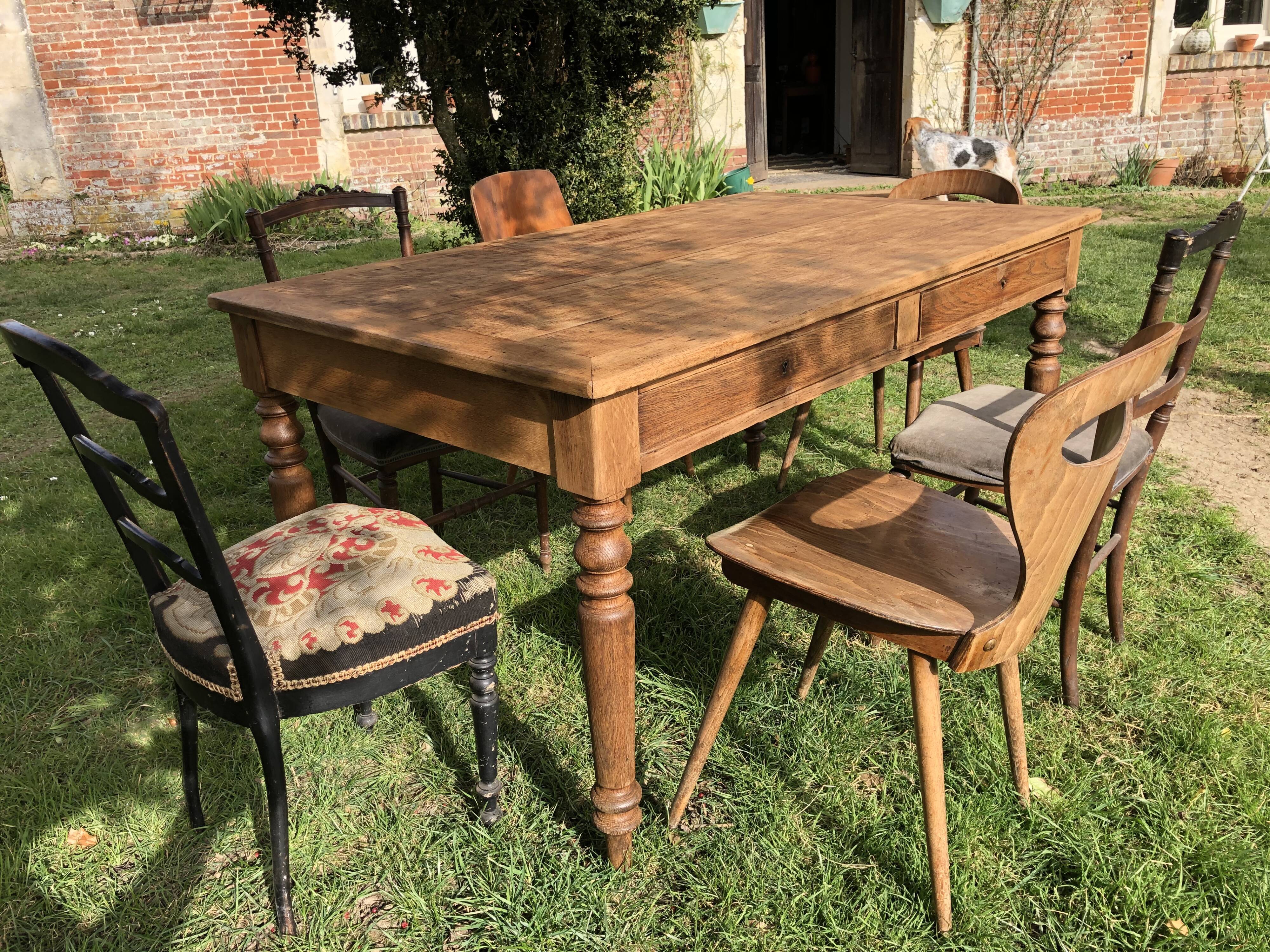 Farm table