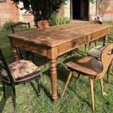 Farm table