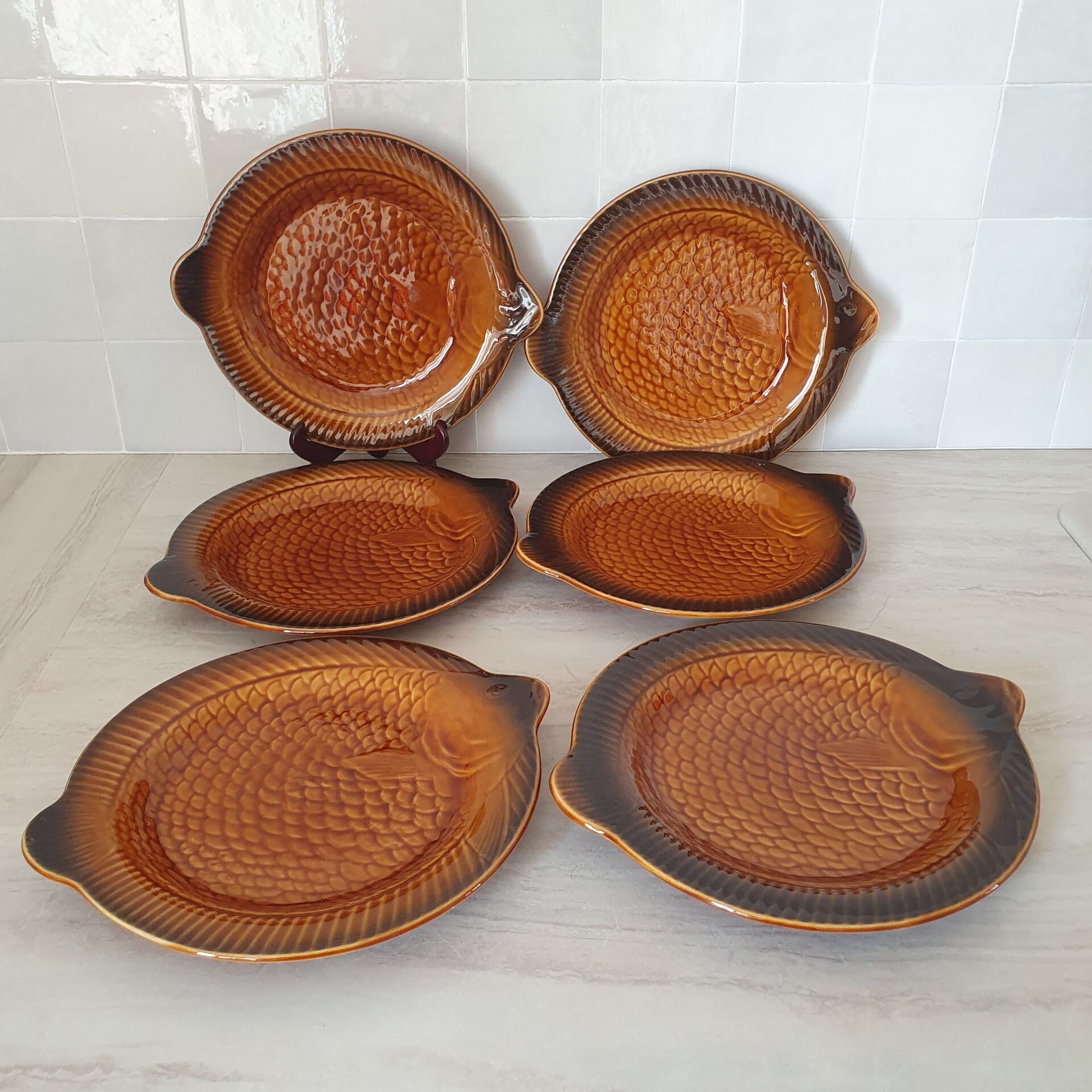 Sarreguemines / 6 Assiettes en faïence forme poisson