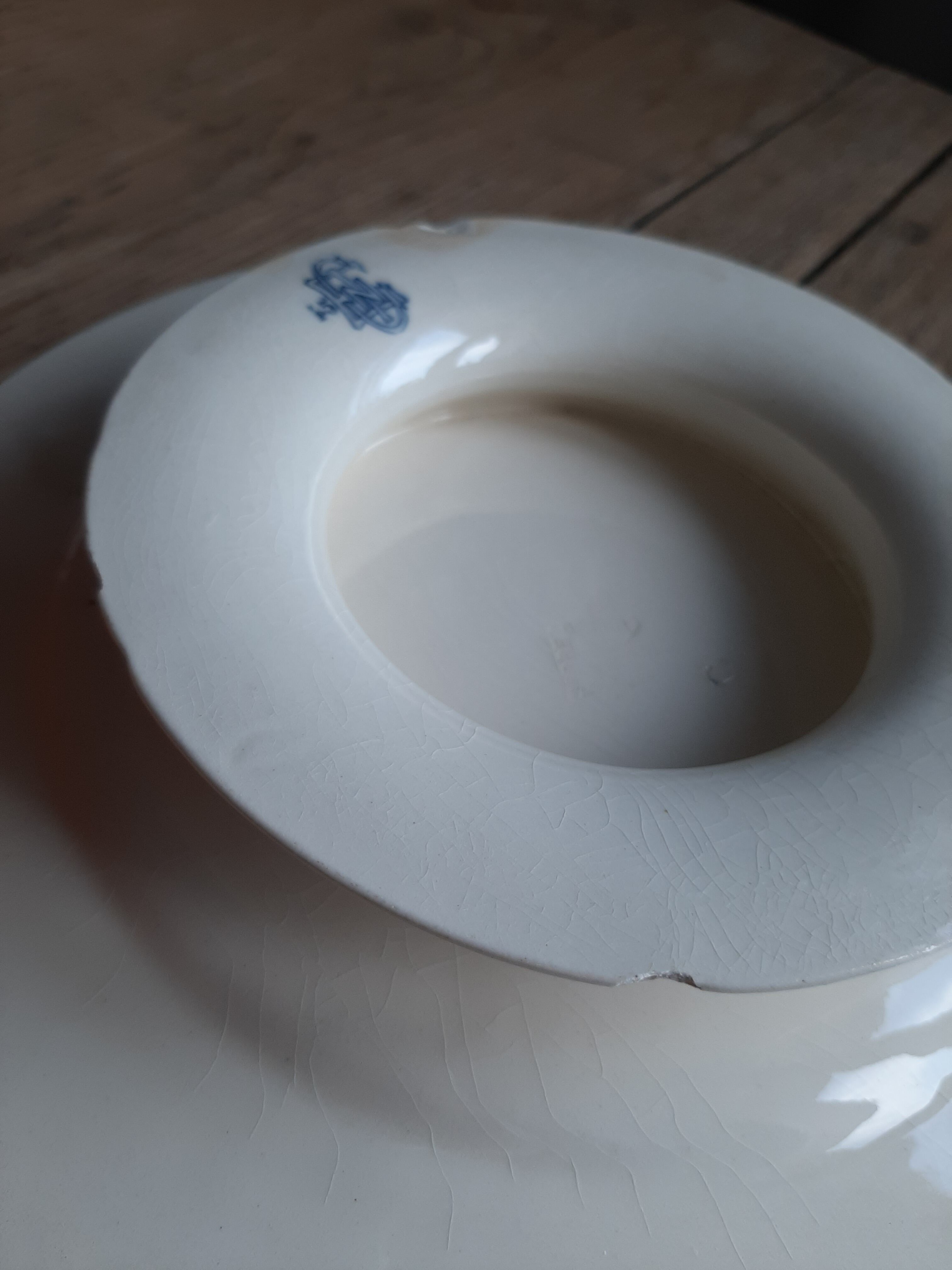 Terre de Fer stand cake plate Gien