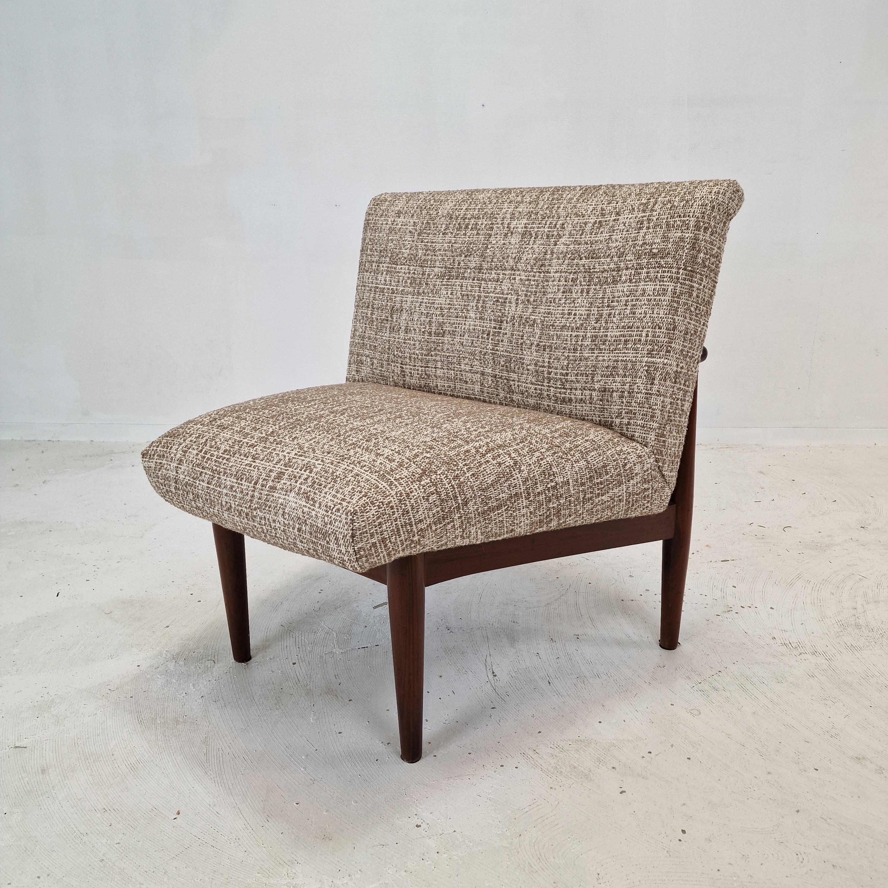 Mid-century round bench in teak Denmark 1960s