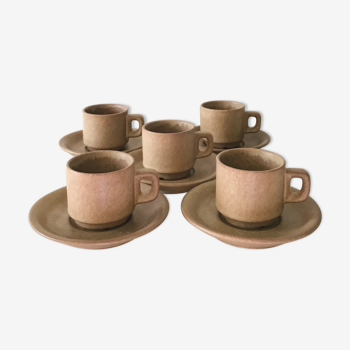 Coffee cups in sandstone with saucer