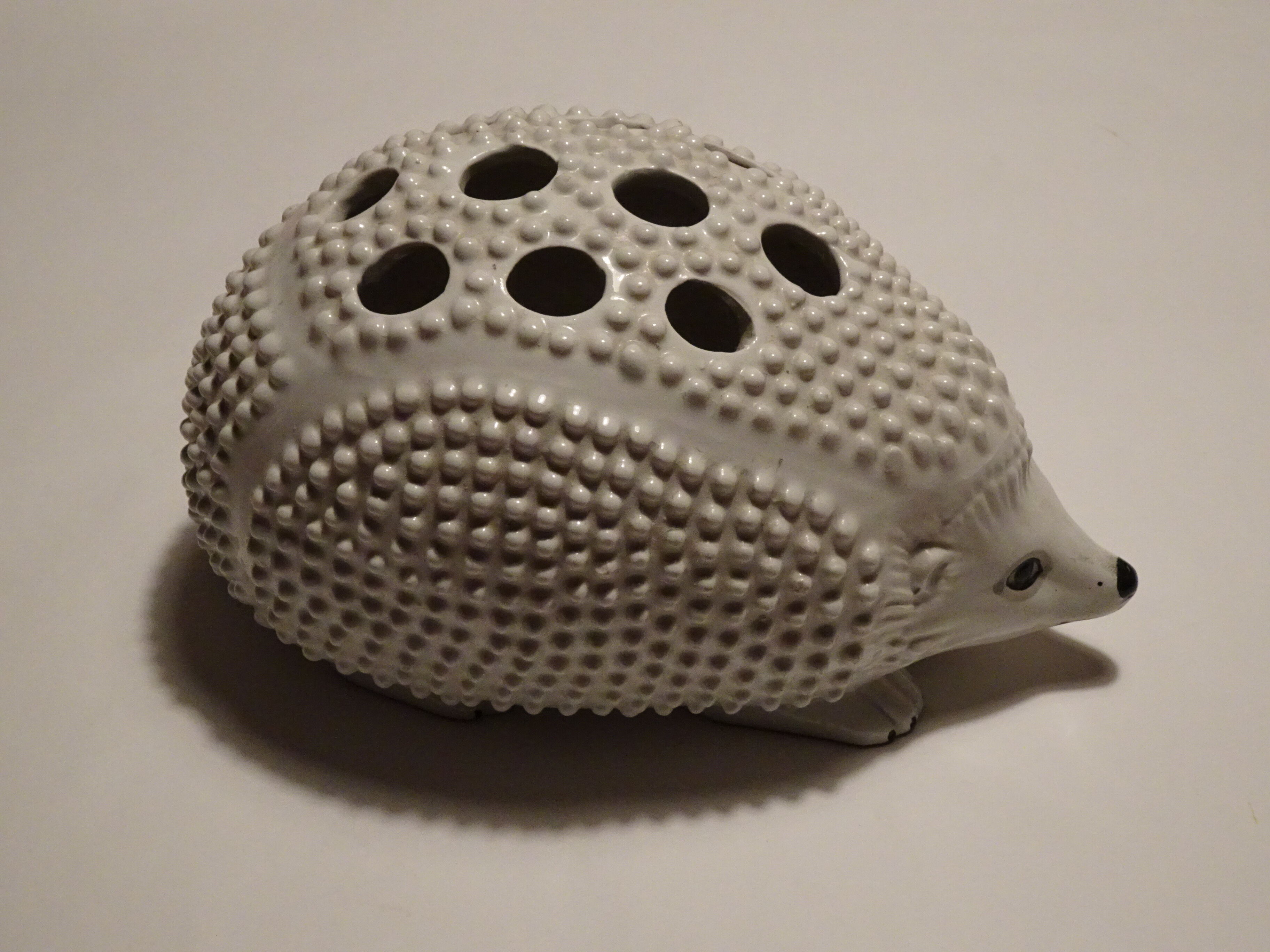 Vase spades white herisson flowers