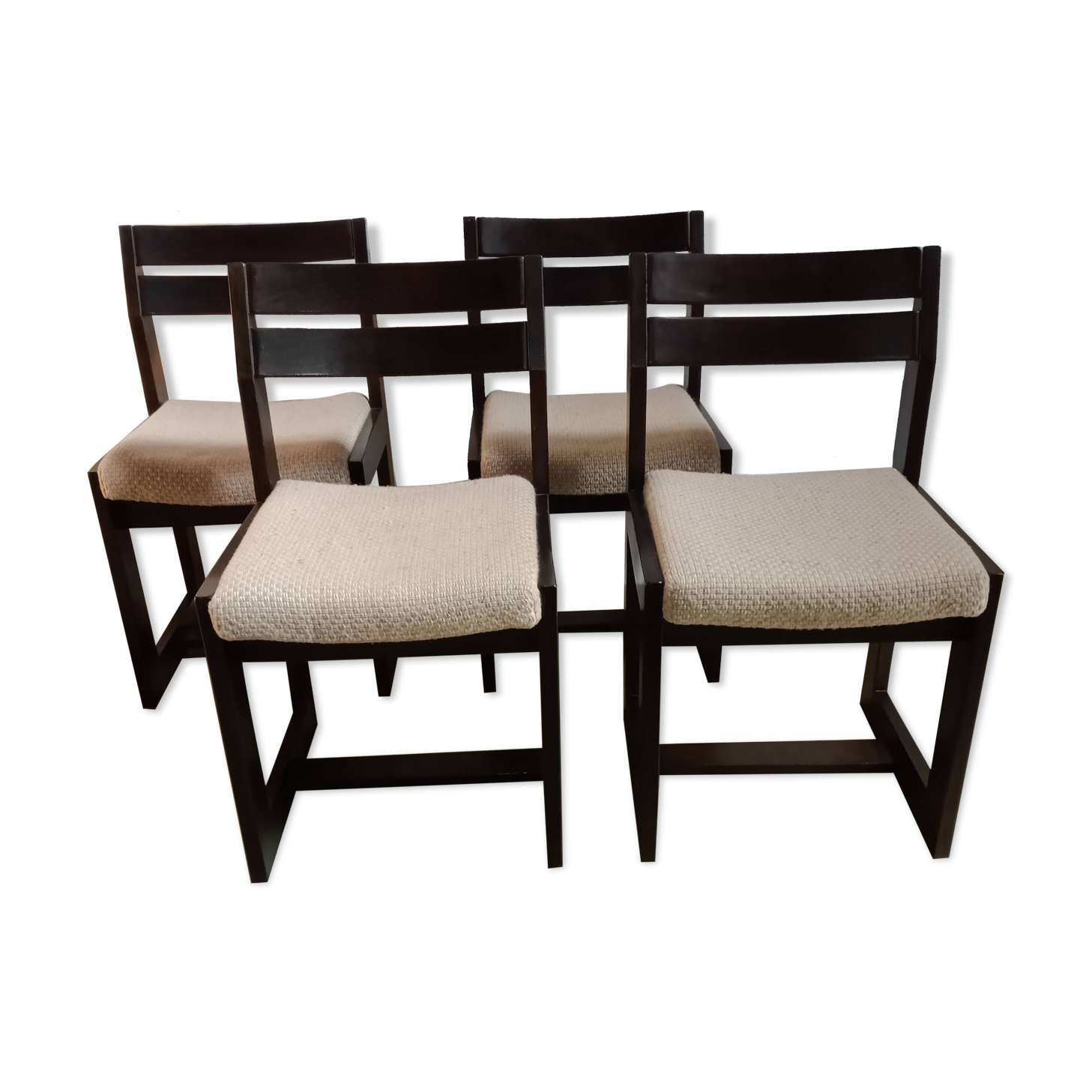 4 chairs house regain