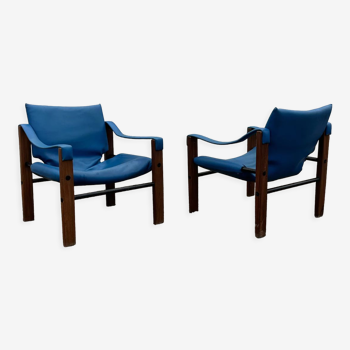 2 fauteuils en teck et revêtement bleu, édition Arkana, design Maurice Burke vers 1970