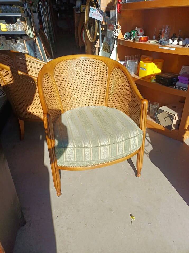 Paire de fauteuils tonneaux