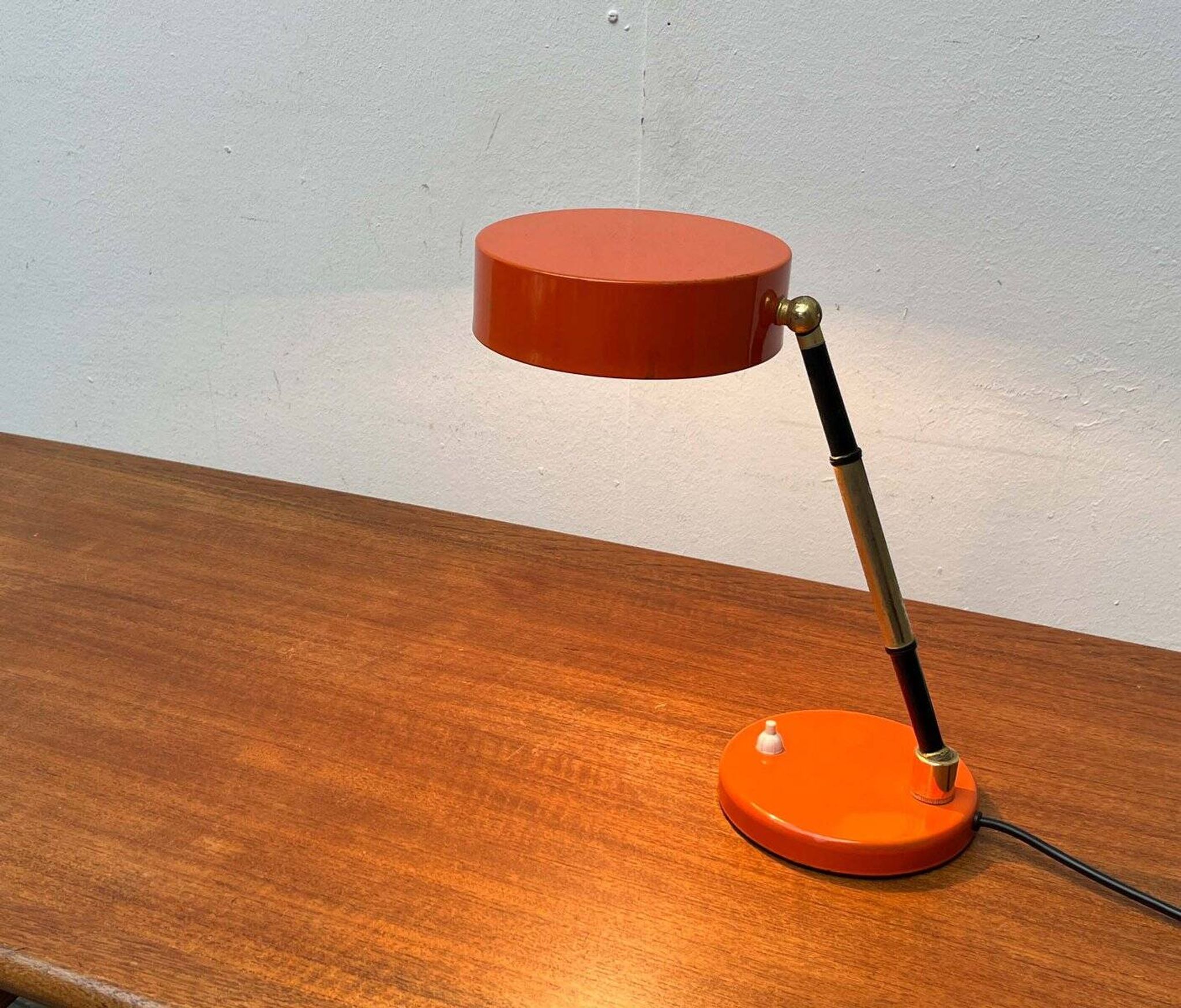 Mid-century minimalist orange table lamp, Italy, 1960s.