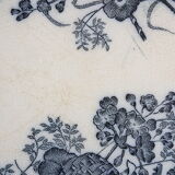 Plate with decoration of flowers