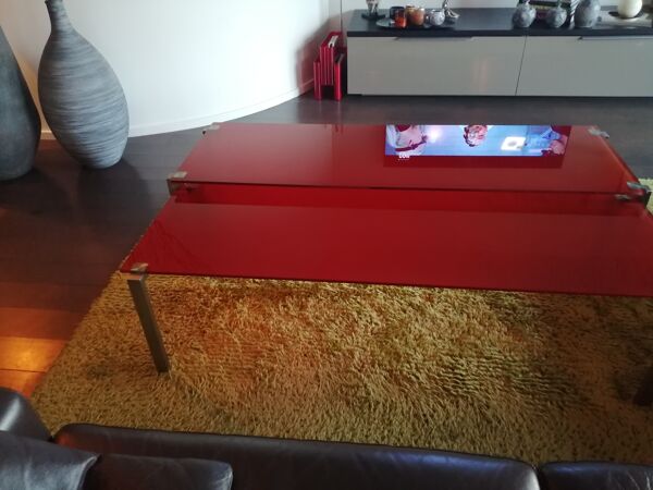 Table basse gigogne en verre rouge by Jean Nouvel éditée by Zeritalia