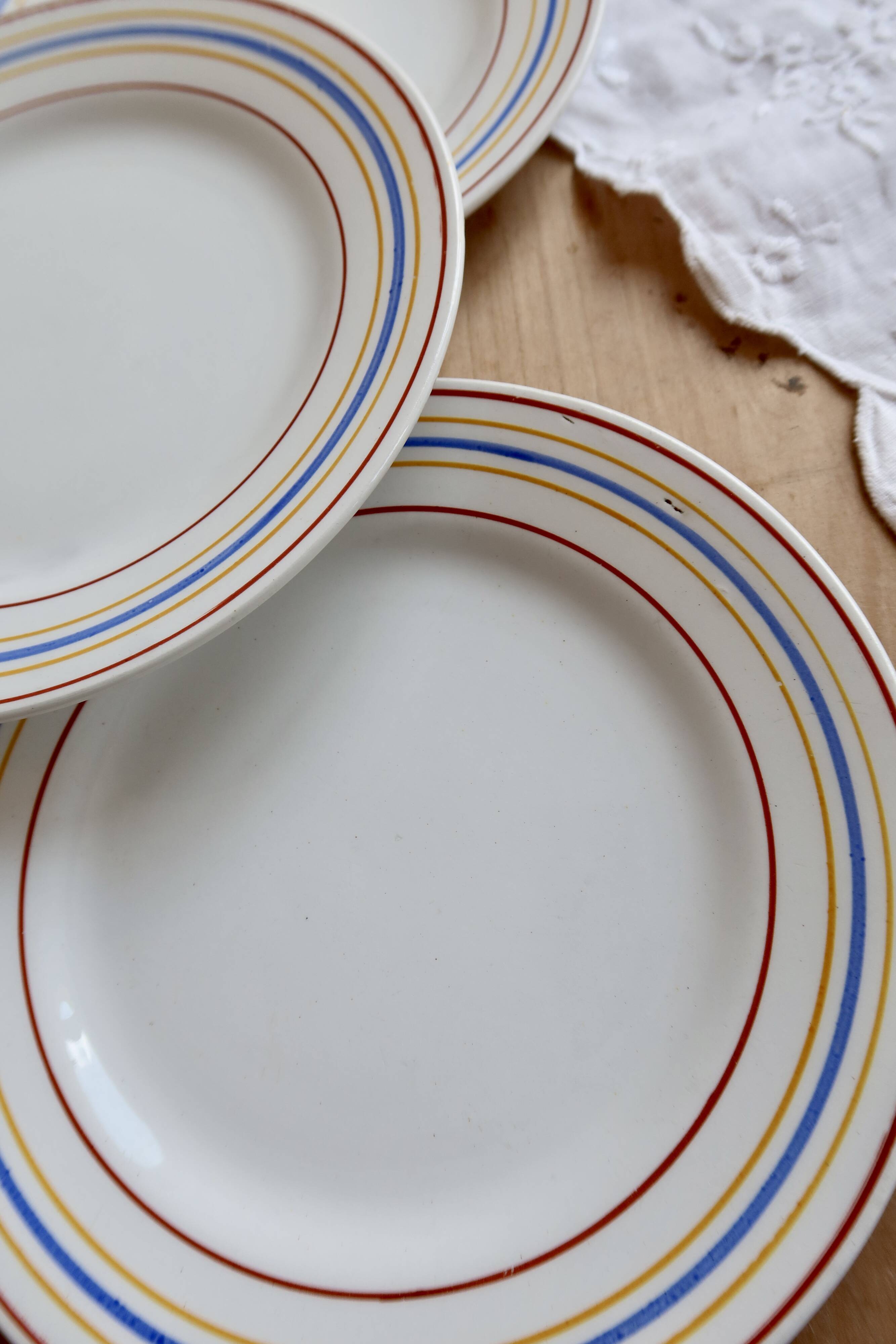 4 assiettes à dessert vintage Céranord Saint-Amand rayures rouge bleu jaune