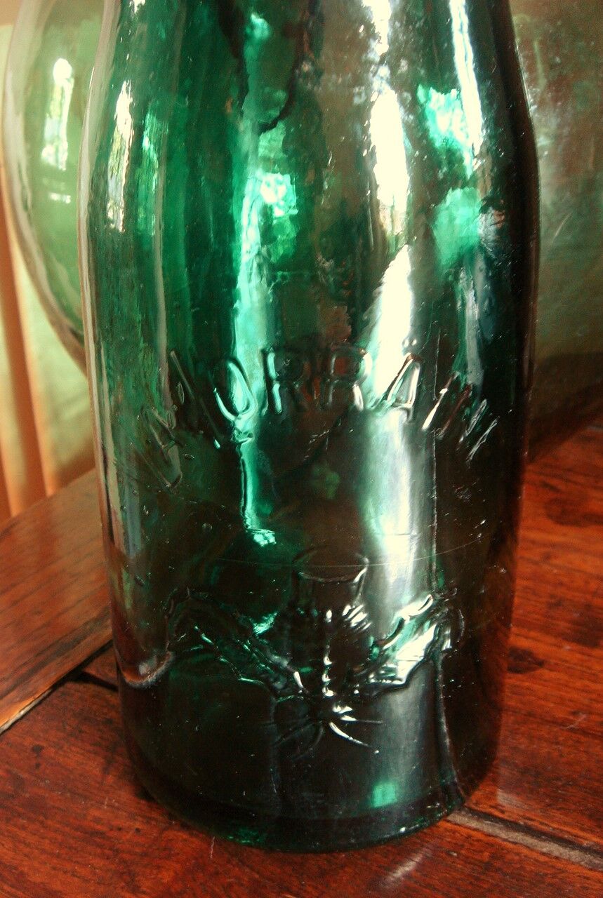 Jar lorraine green glass with lid