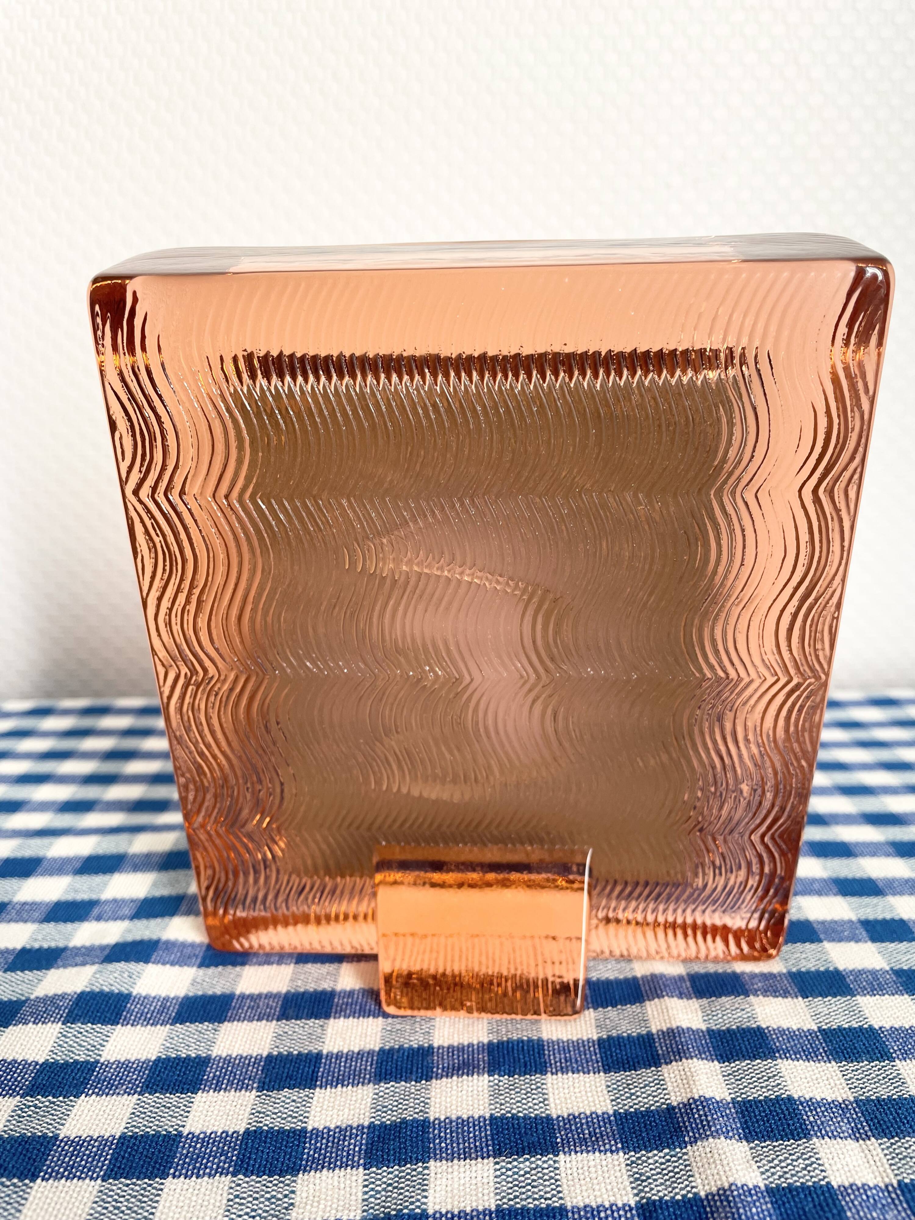 Miroir en verre rose d’Italie