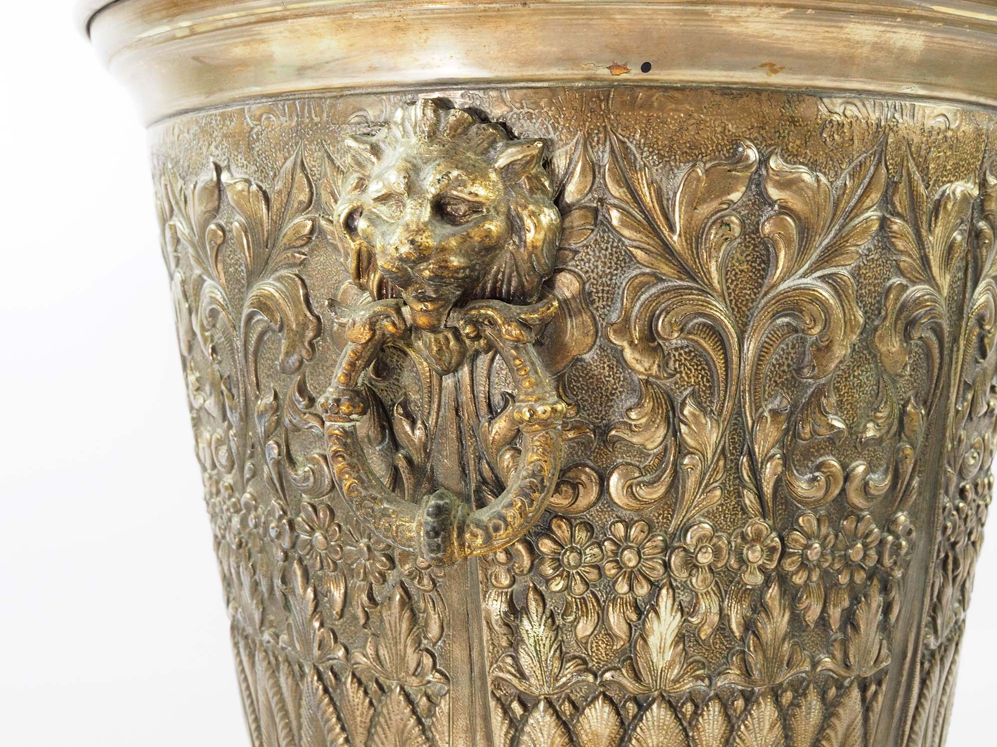 Champagne bucket in brass regrowth silver with lion handles, 1900s