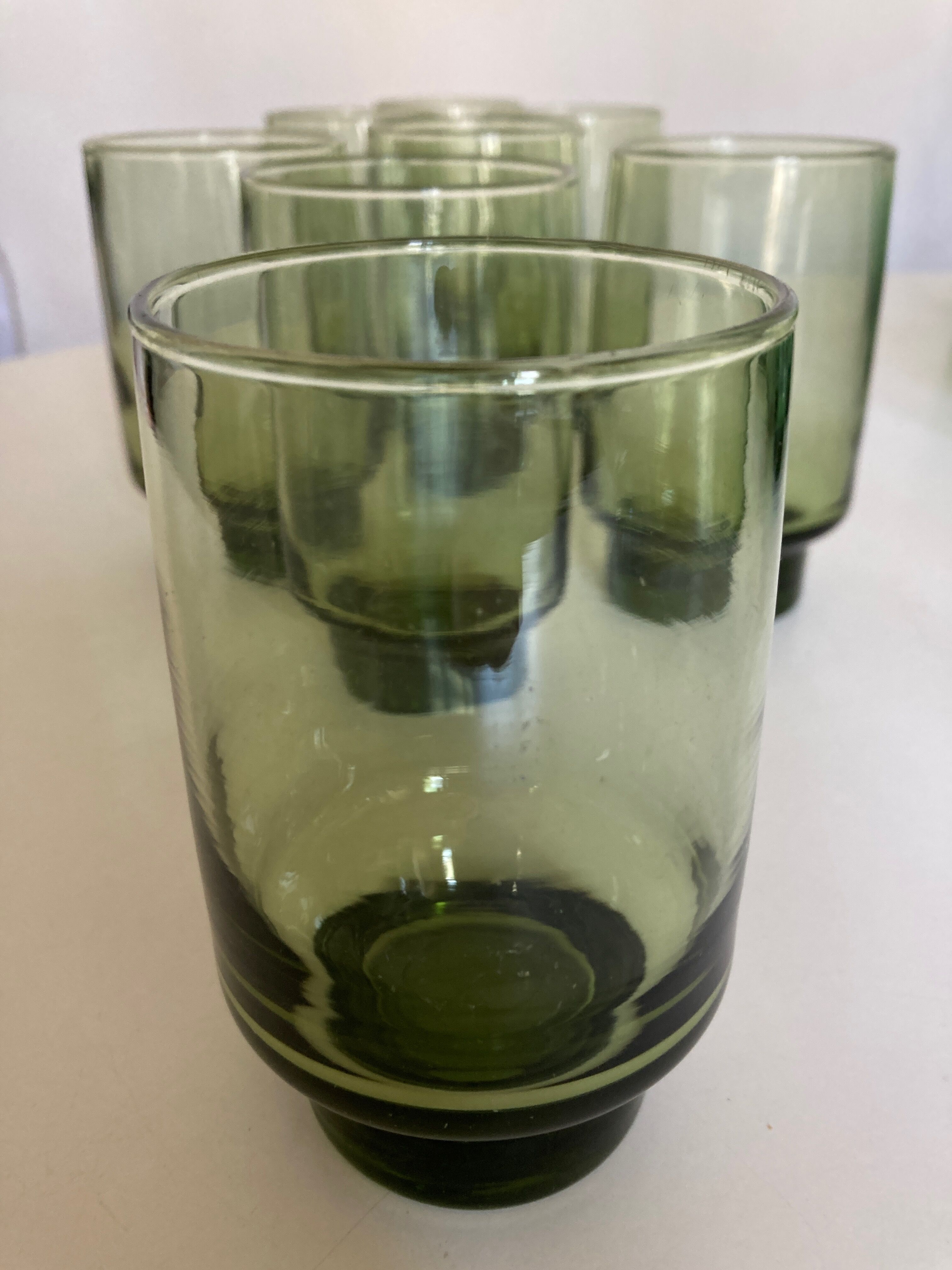 Set de 8 verres gobelets 1960 en verre vert