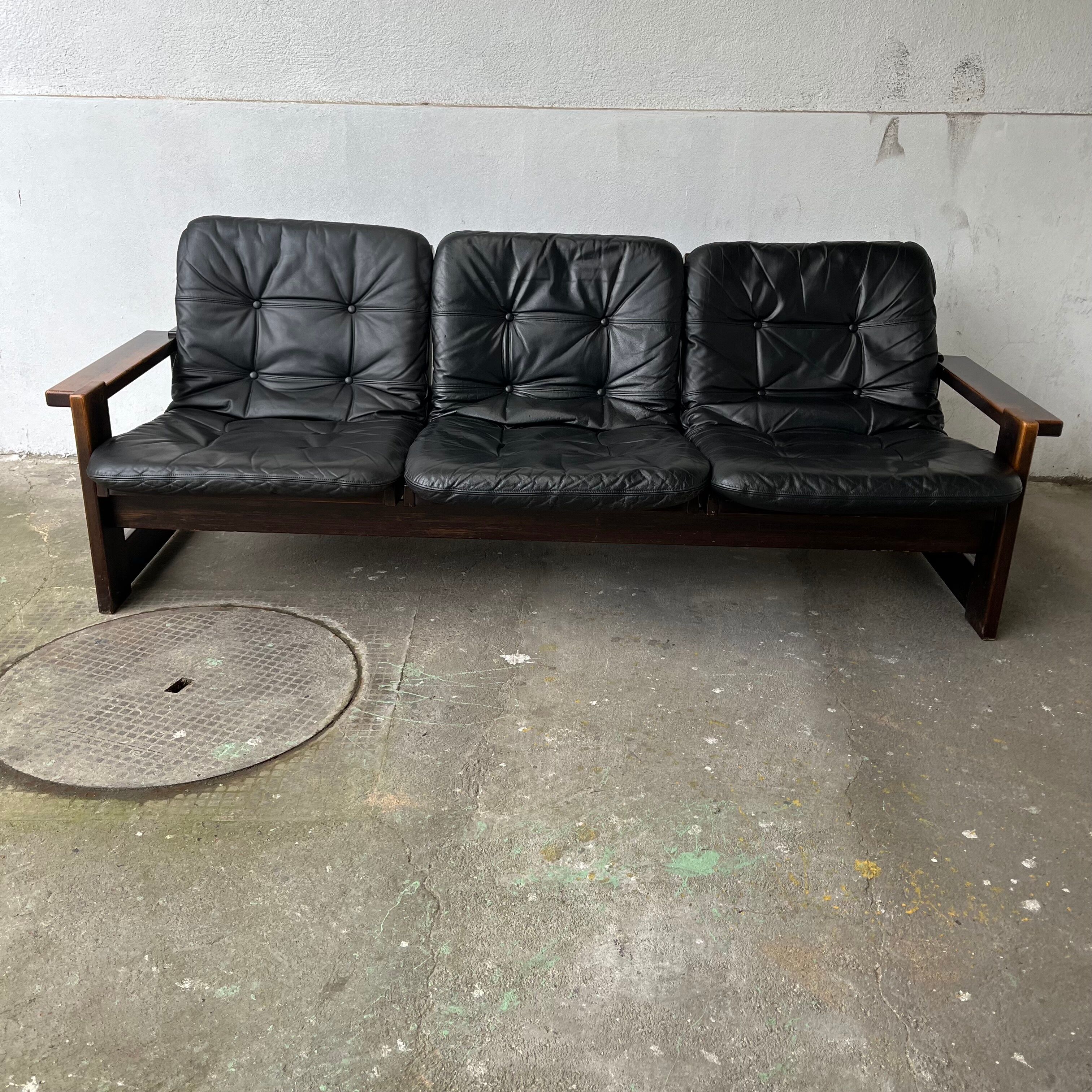 Sofa wood and black leather 60s