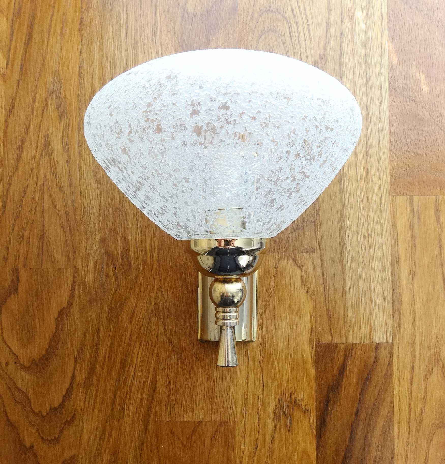 Wall sconce transparent glass