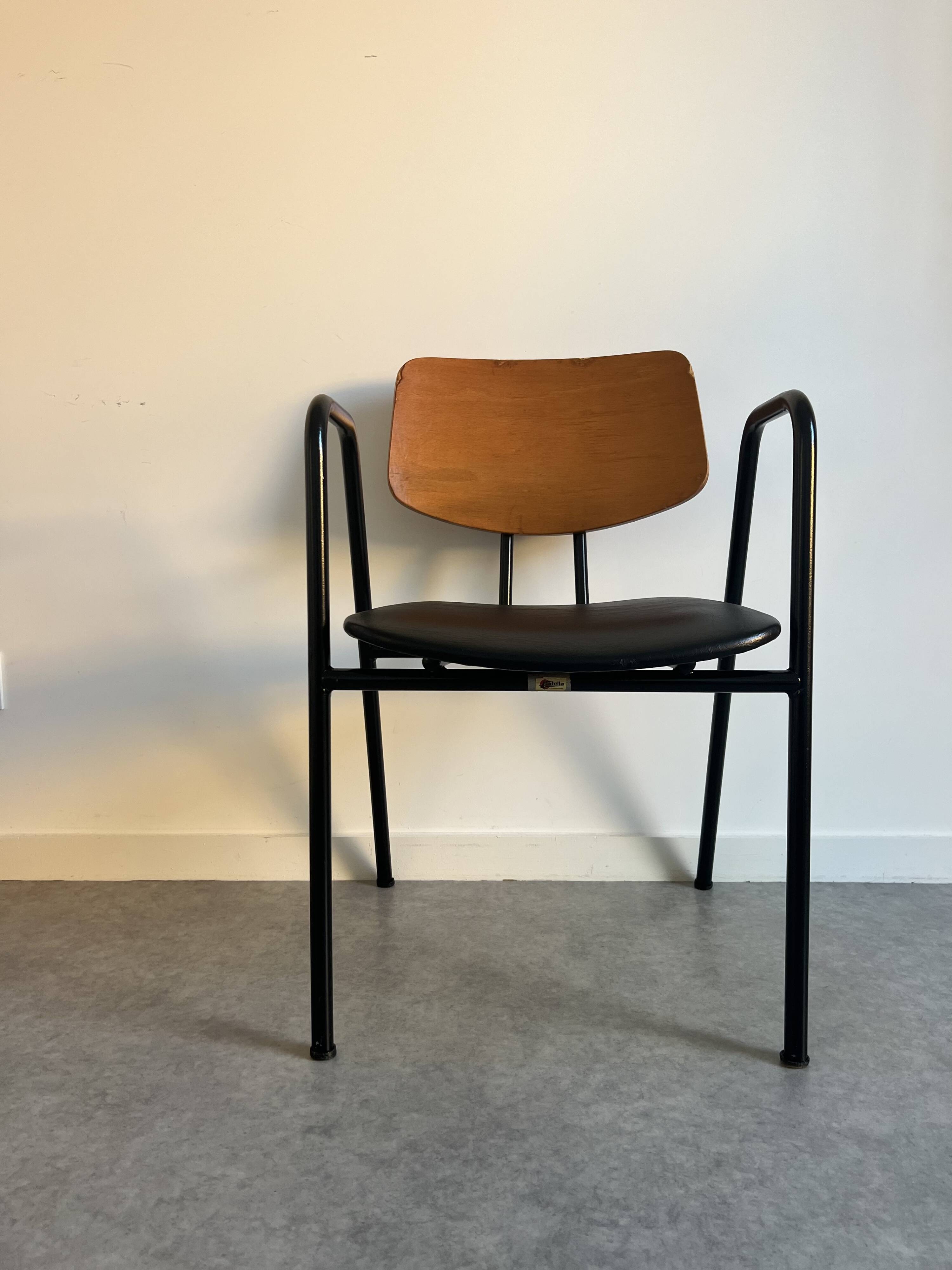 14 vintage Stella chairs