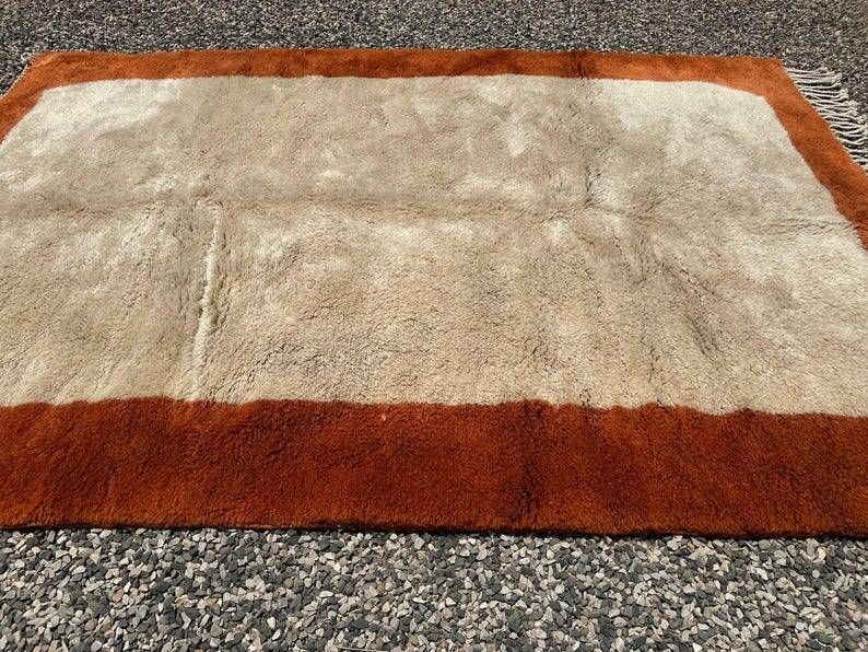 Terracotta and beige Moroccan Mrirt rug 340x230 cm – framed pattern