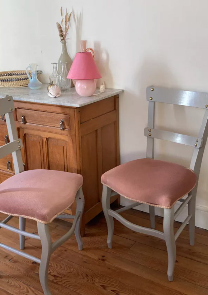 Pair of chairs in gray wood and pink velvet Louis XV style