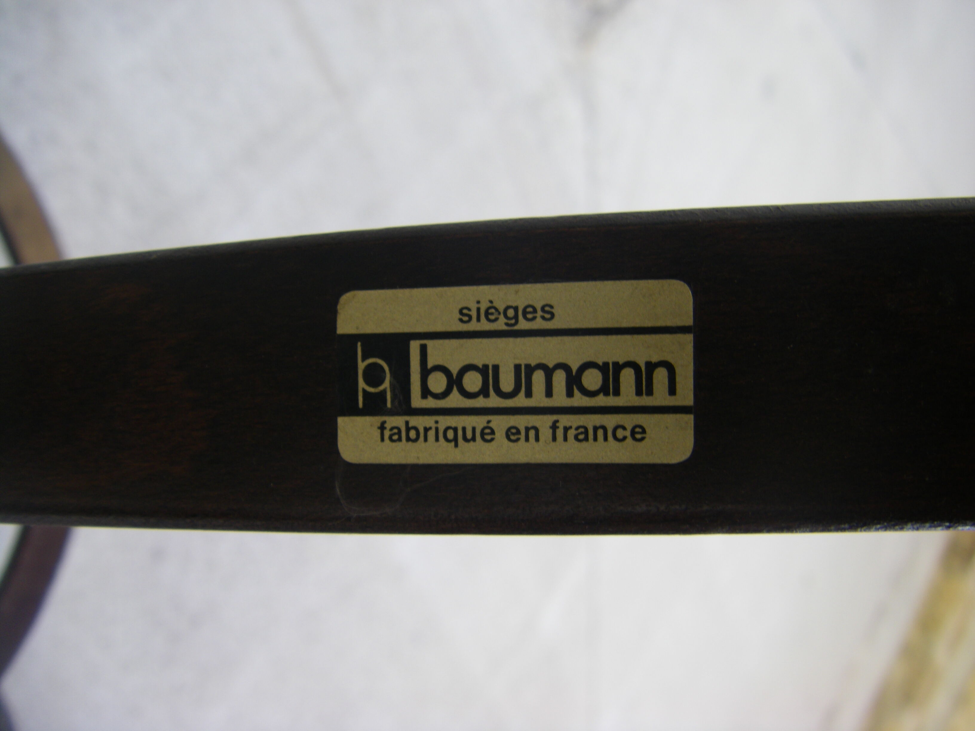 Baumann parrot coat rack