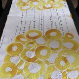 Rectangular tablecloth or table runner in thick cotton.