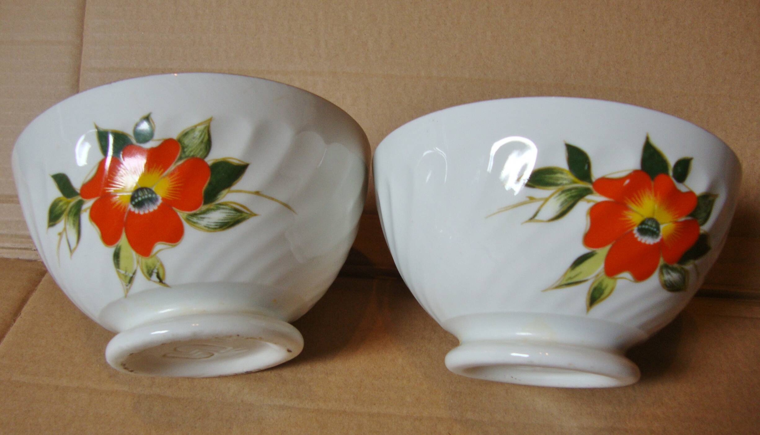 2 old vintage sarreguemines bowls