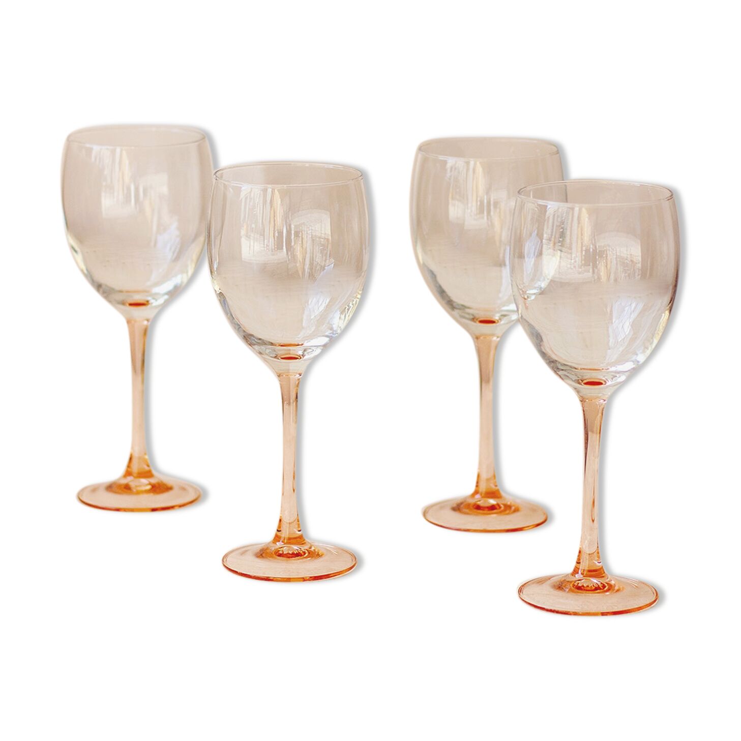 4 verres à pied saumon