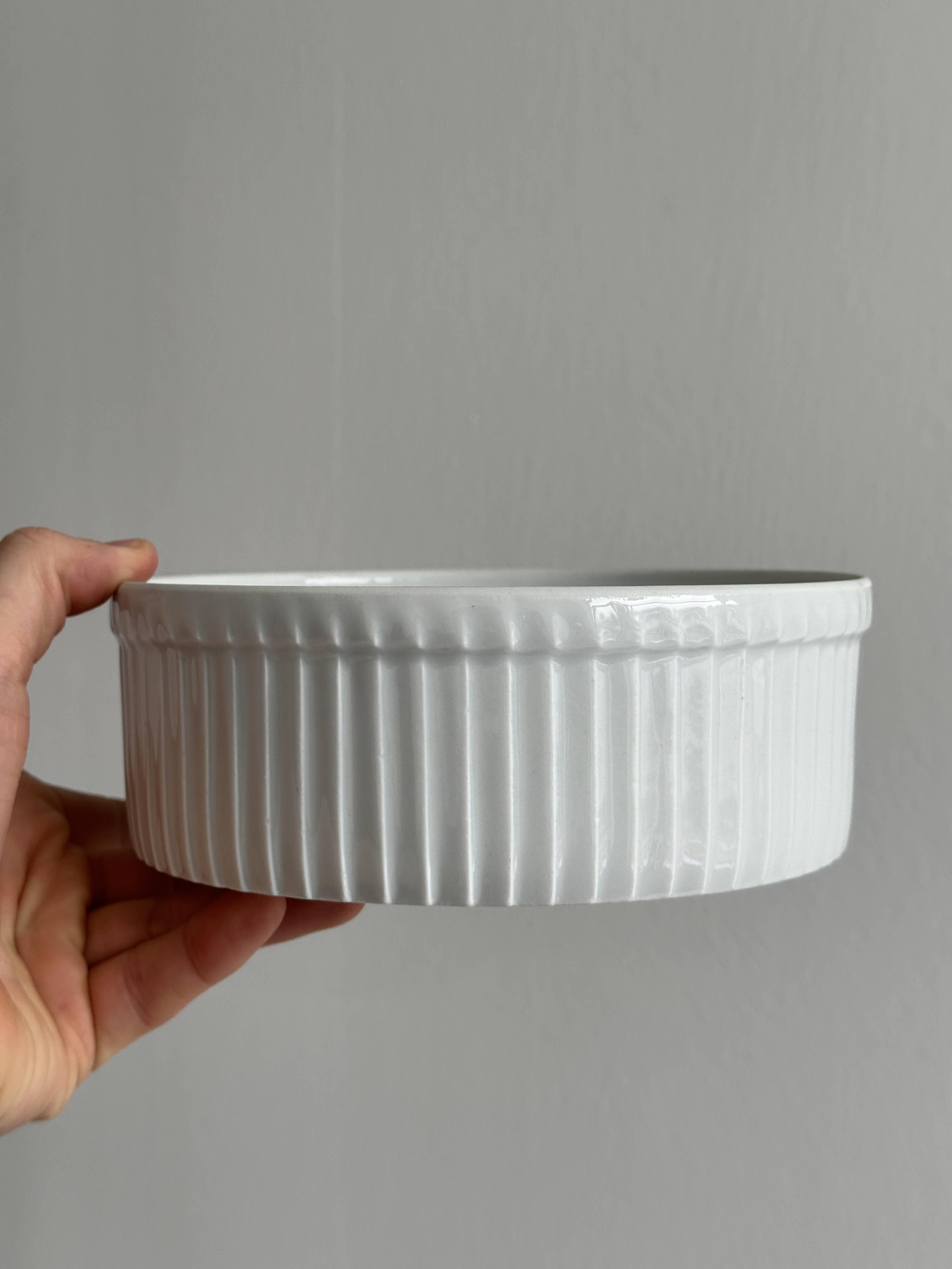 White hollow dish in Pillivuyt porcelain