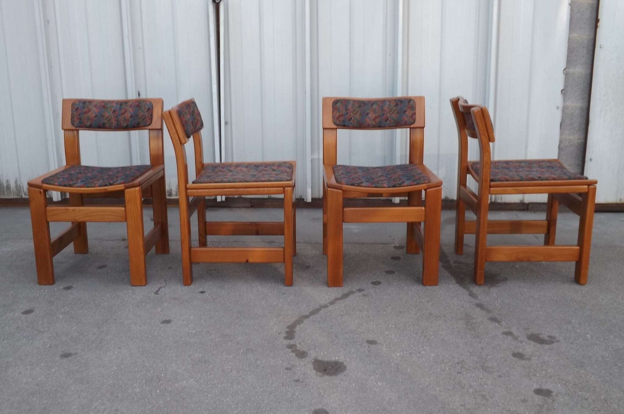 Set de 4 chaises orme Regain vintage 1970