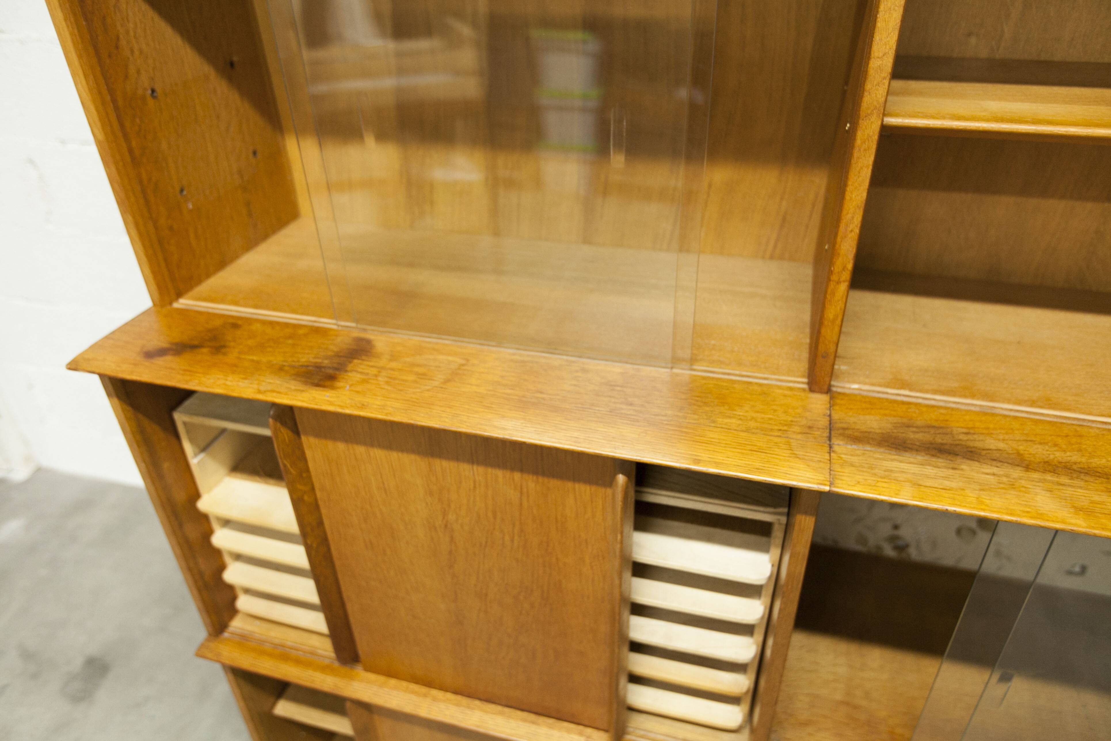 Bibliothèque vitrine Oscar par Didier Rozaffy , 1952