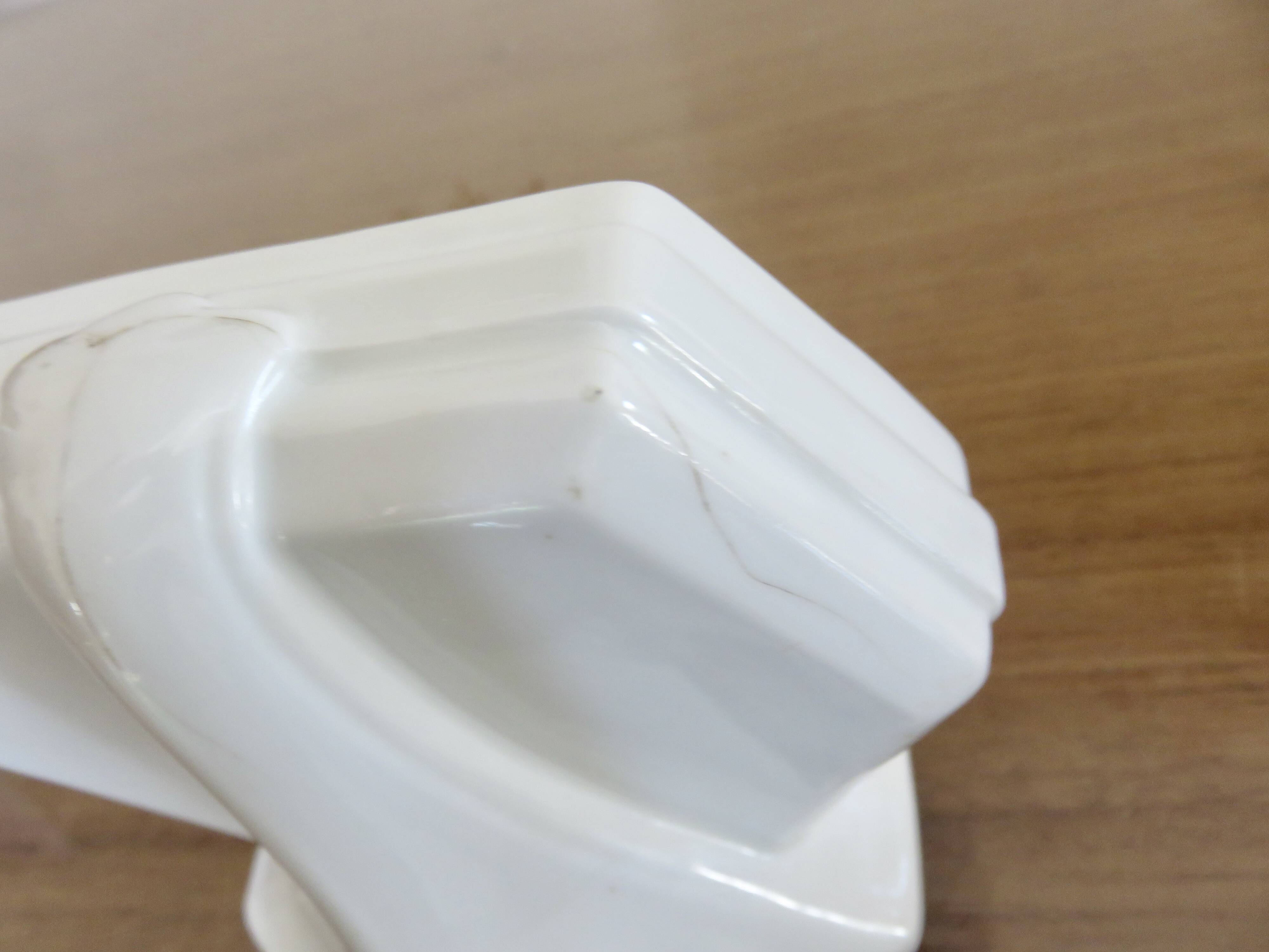 Art Deco soap dish in white porcelain