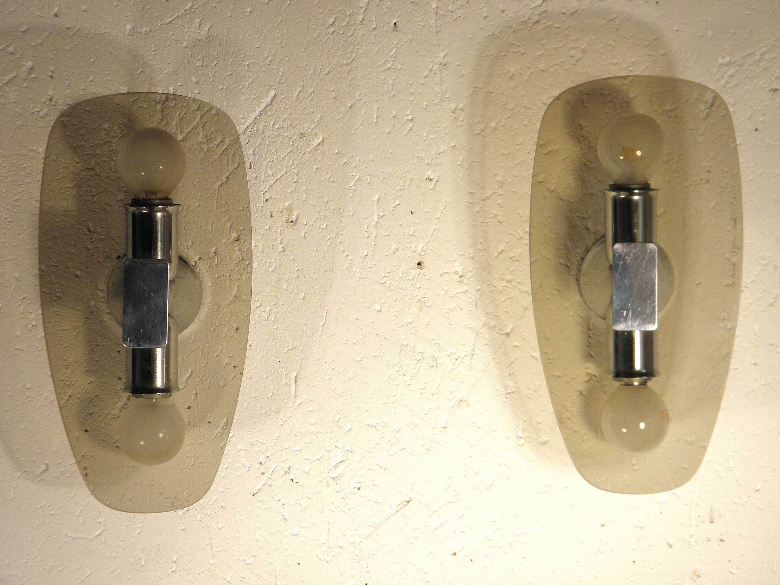 Paire d'appliques verre et chrome années 70