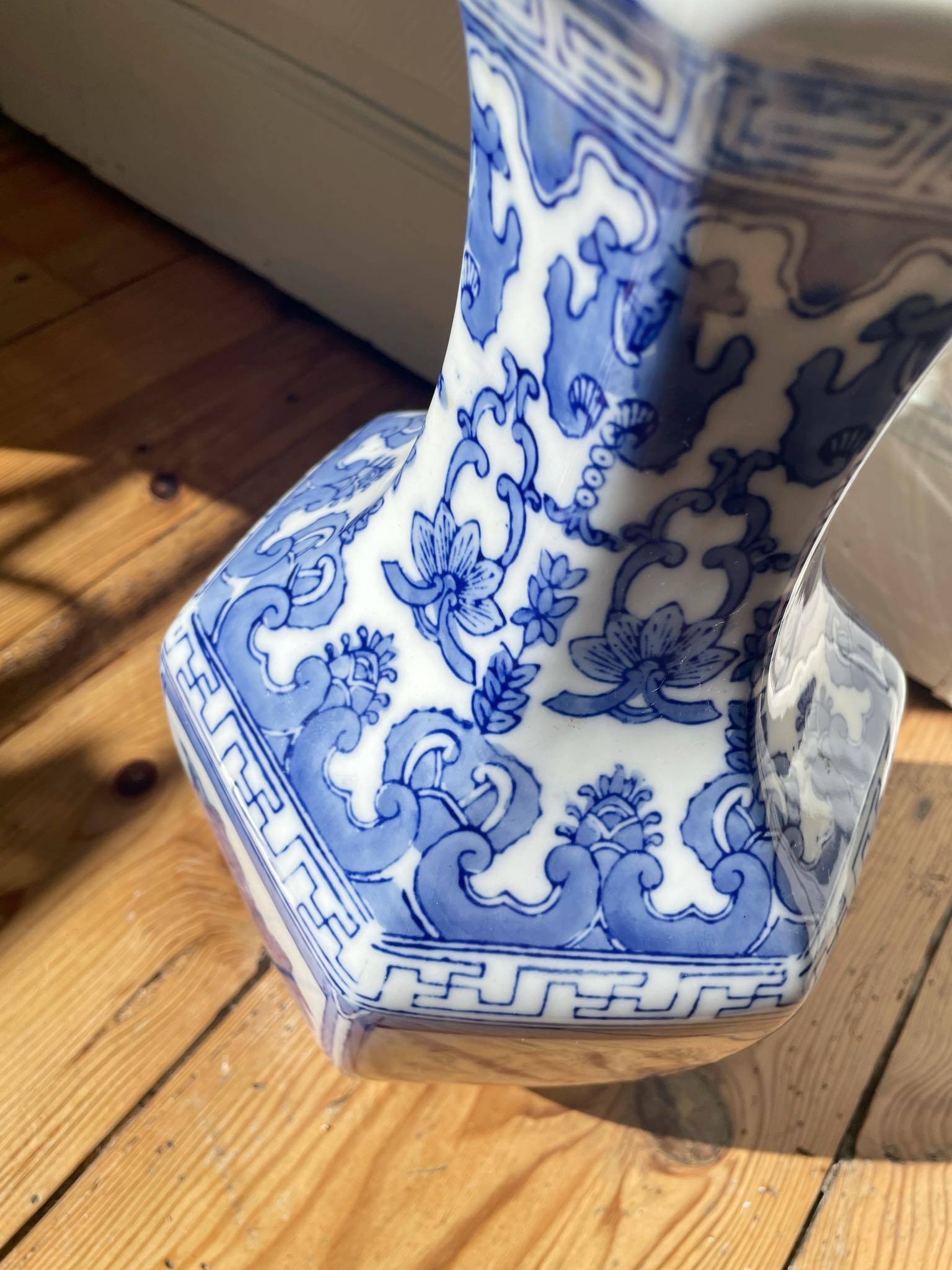 Chinese vase with vine decoration