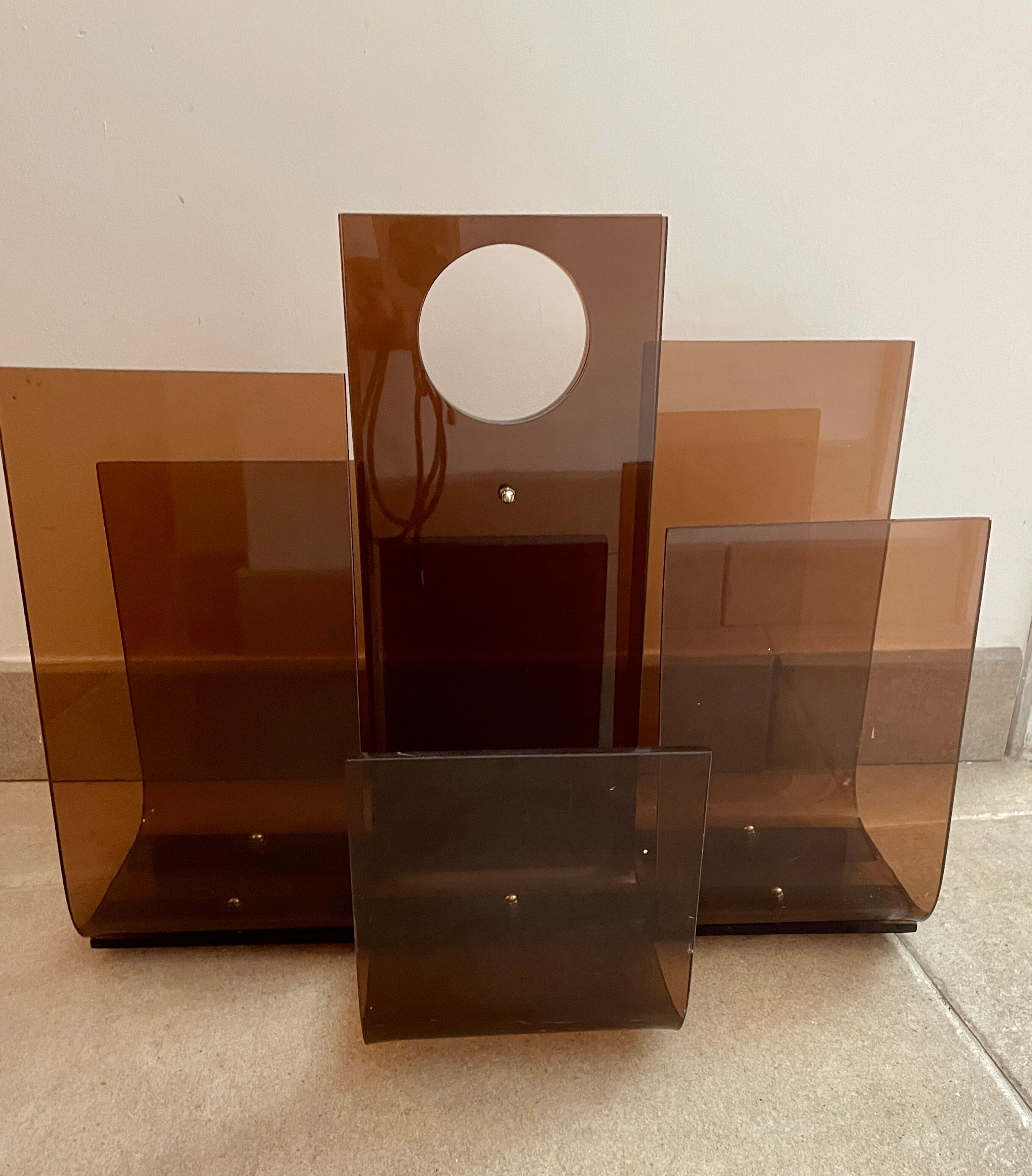 Plexiglass magazine door