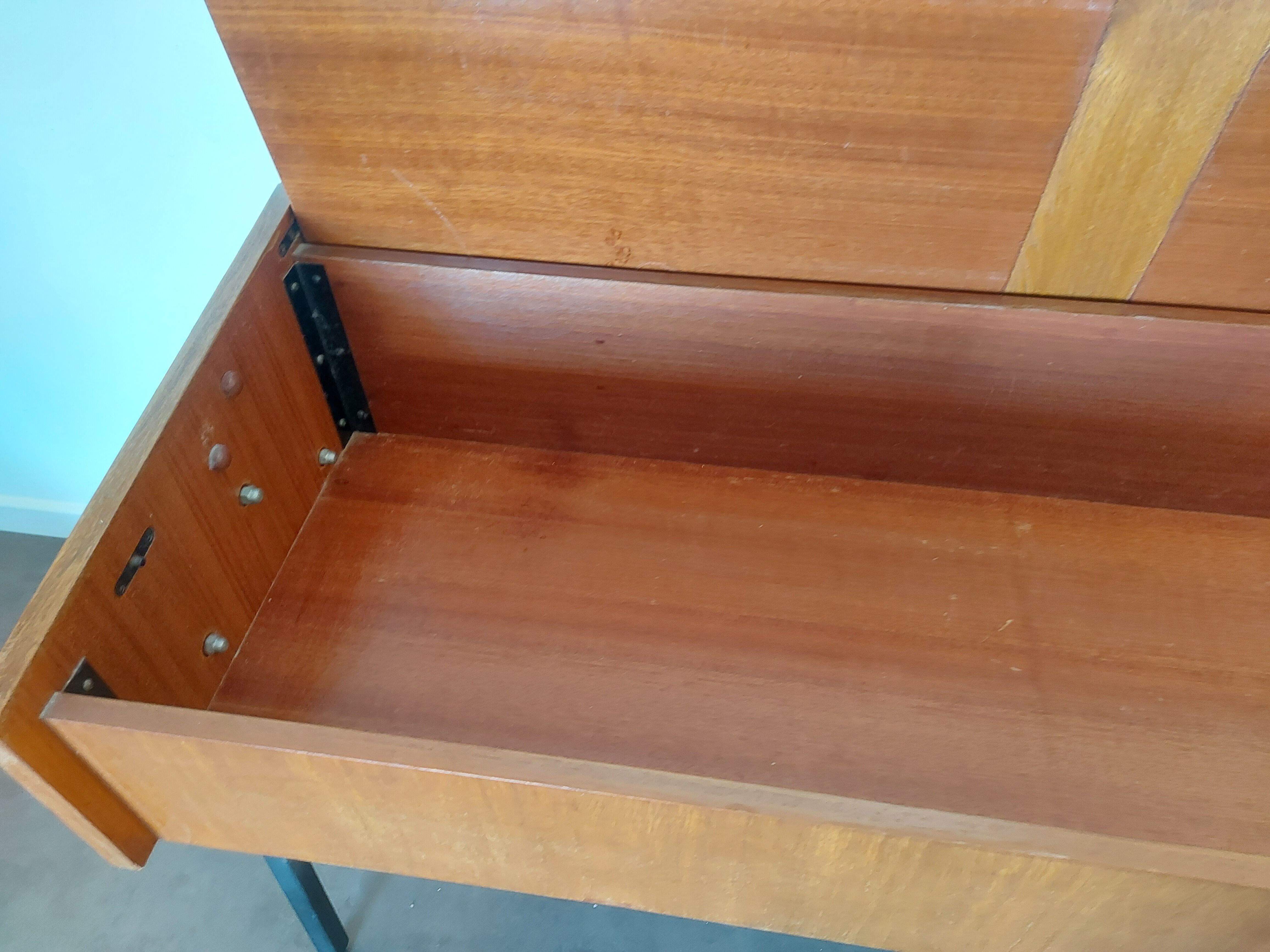 Console design 50'S