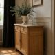 Buffet Art Déco en bois naturel, charme authentique.