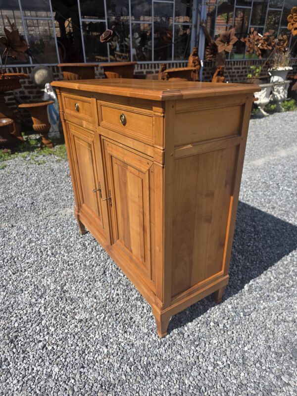 Buffet bas style Louis XVI en merisier massif milieu XXème