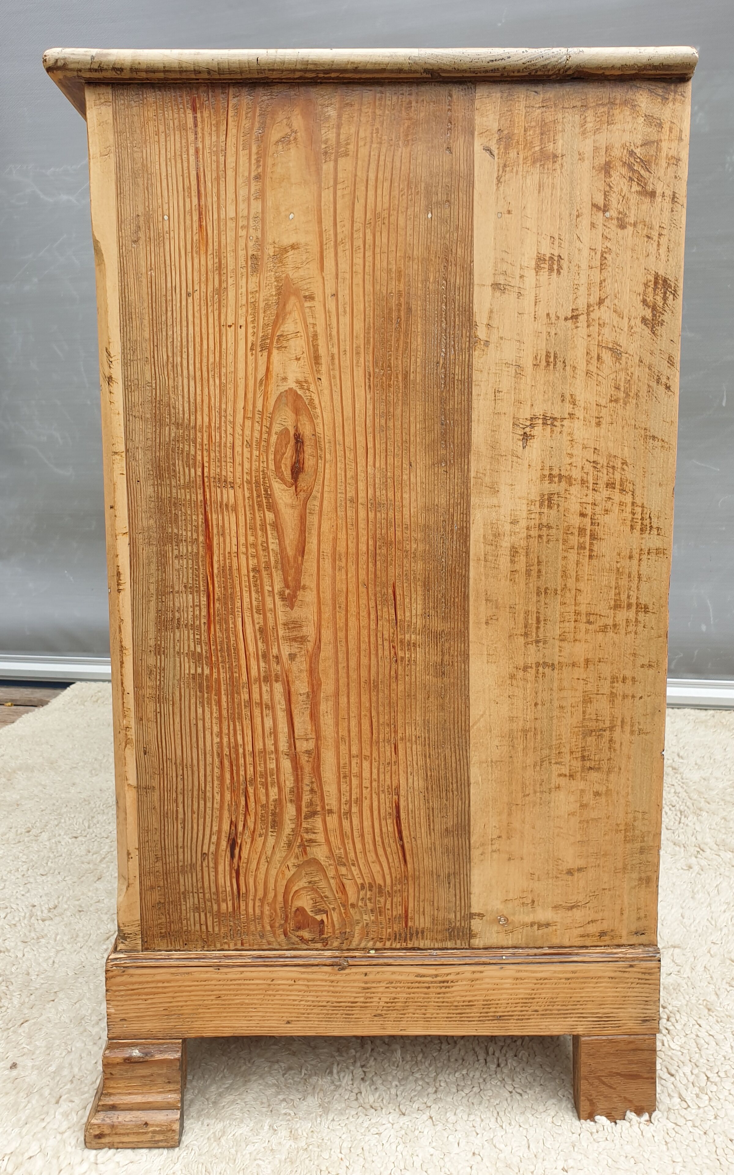 French countryside buffet serving Orme and Pitchpin XIXe