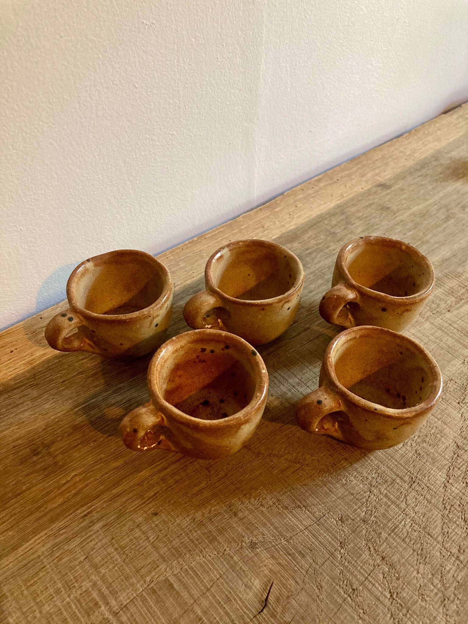 Lot of 5 cups sandstone