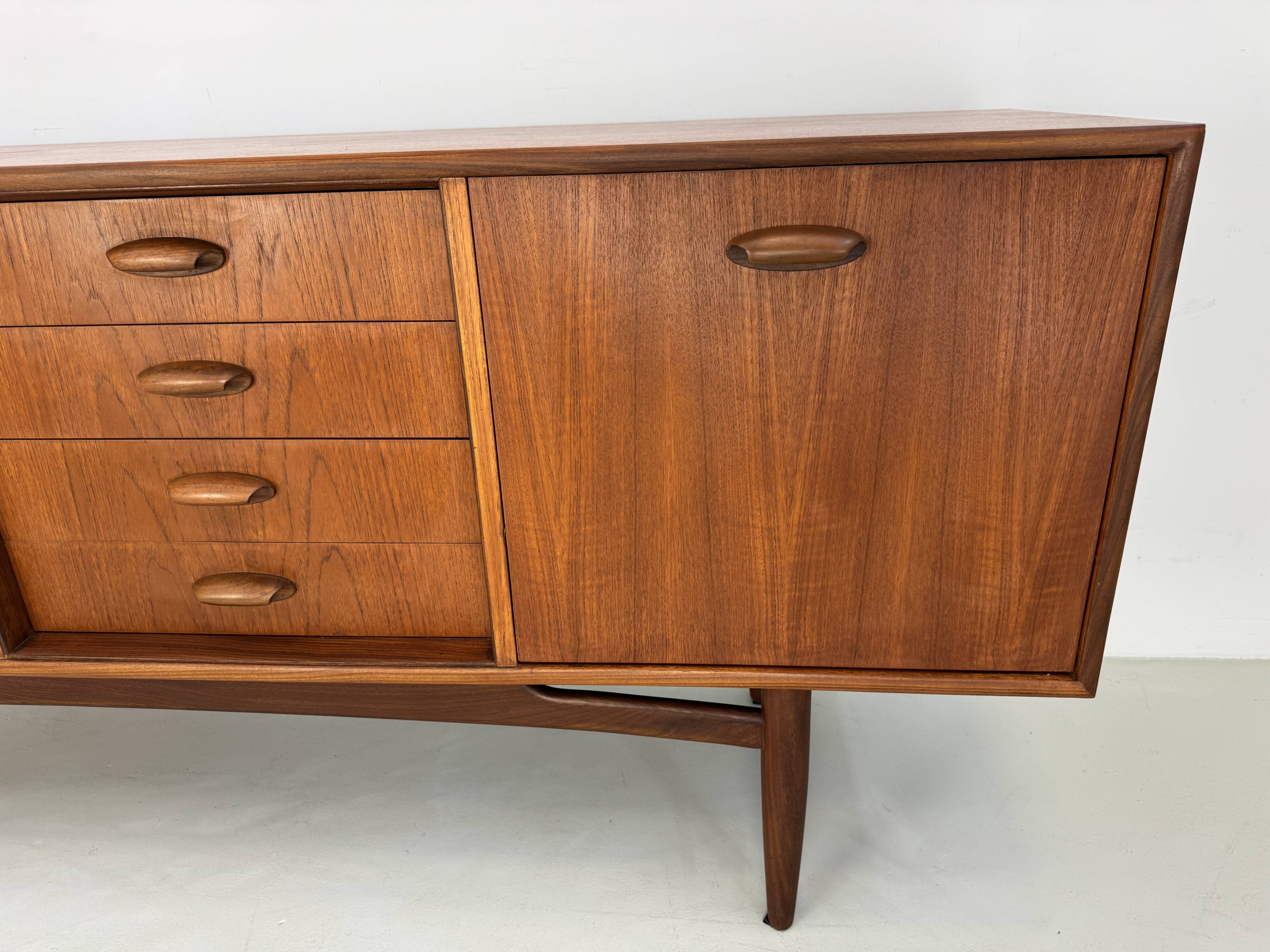 Buffet vintage G-Plan des années 1960