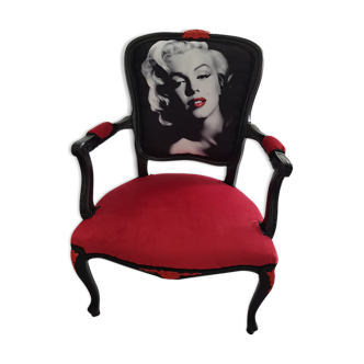 Louis XV Marylin Monroe style chair