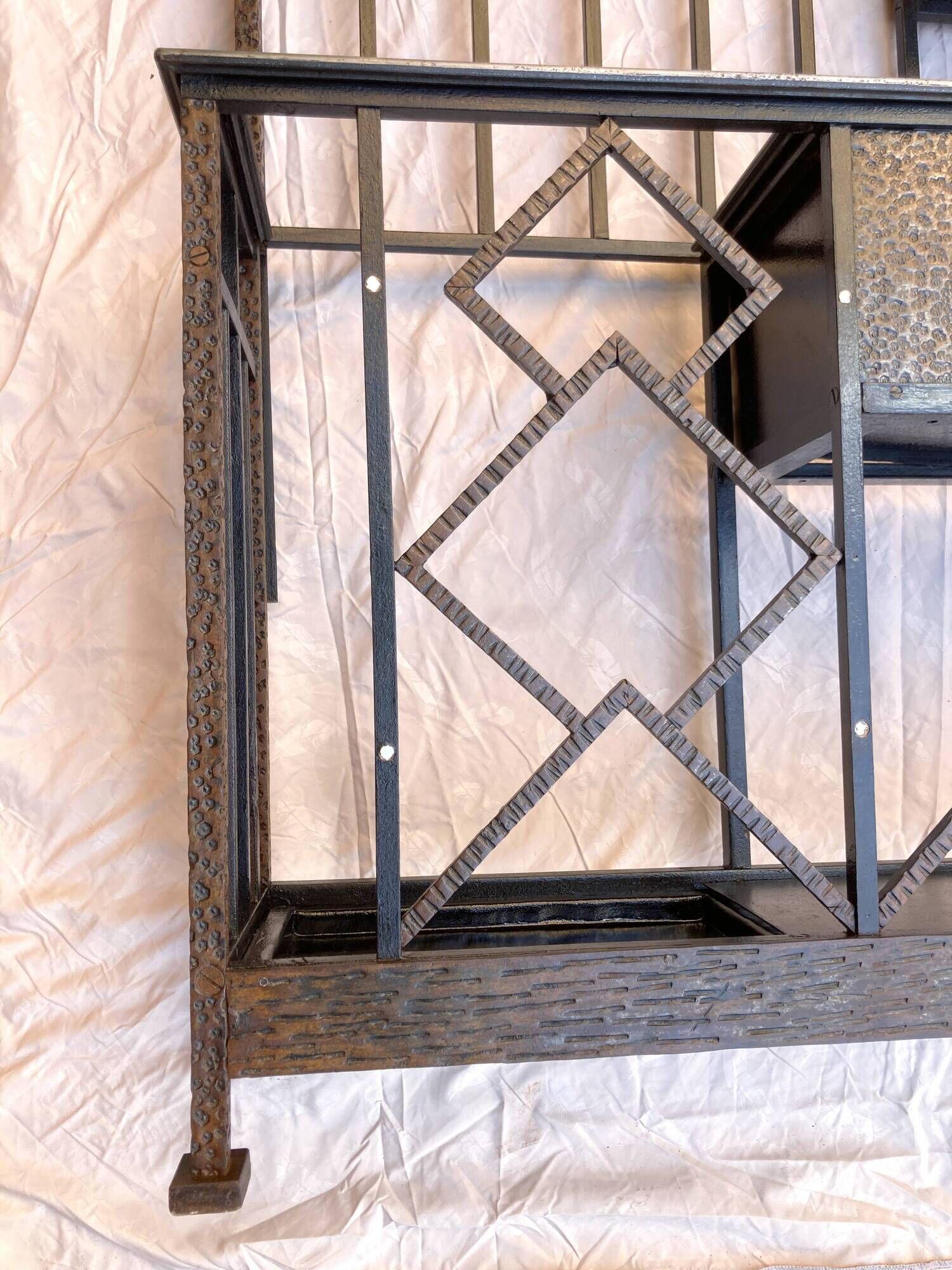 Colonial-inspired Art Nouveau wardrobe – Bevelled mirror 1939